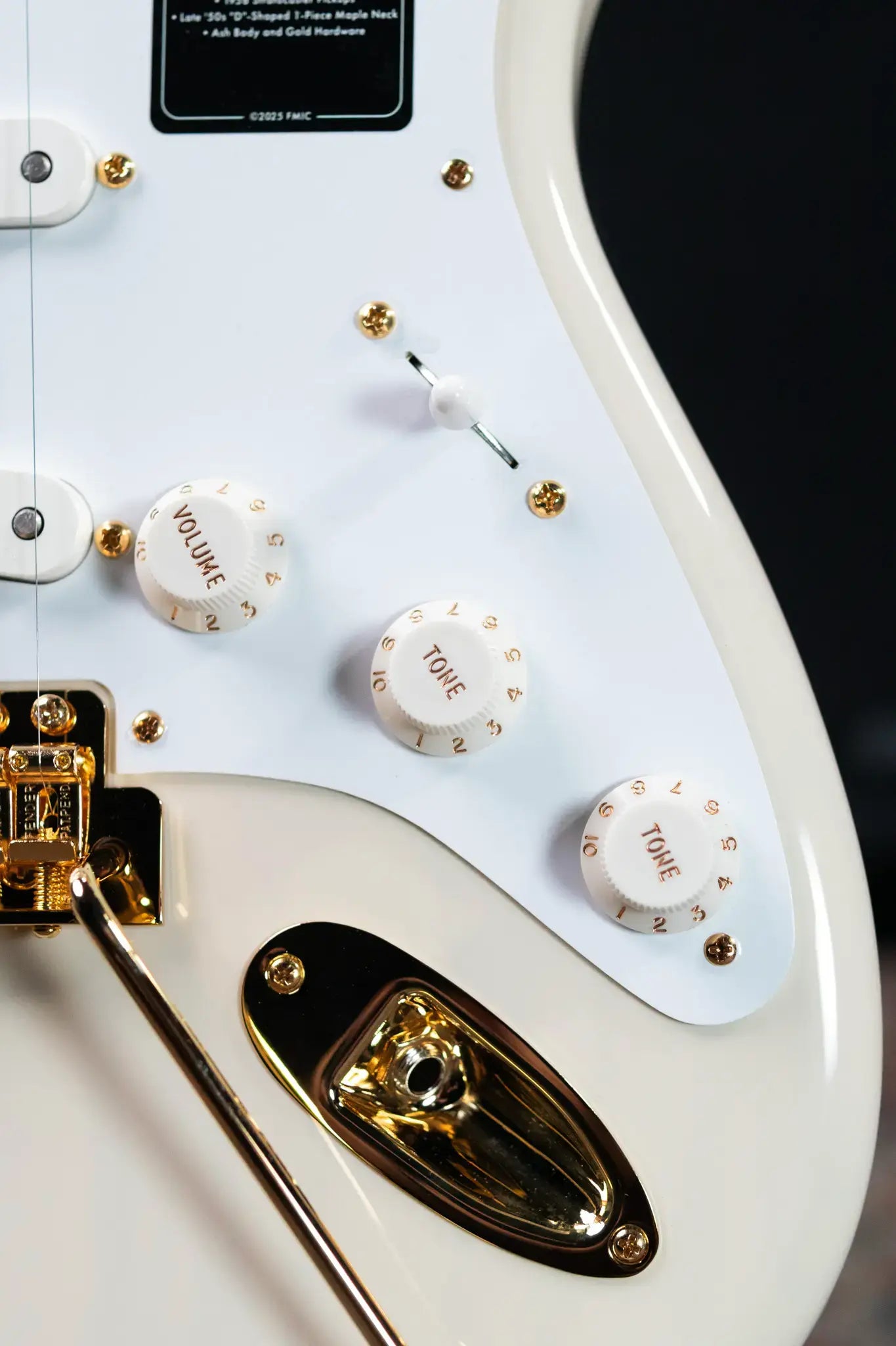 Fender Limited Edition Vintera III Late '50s Stratocaster Electric Guitar - White Blonde with Gig Bag