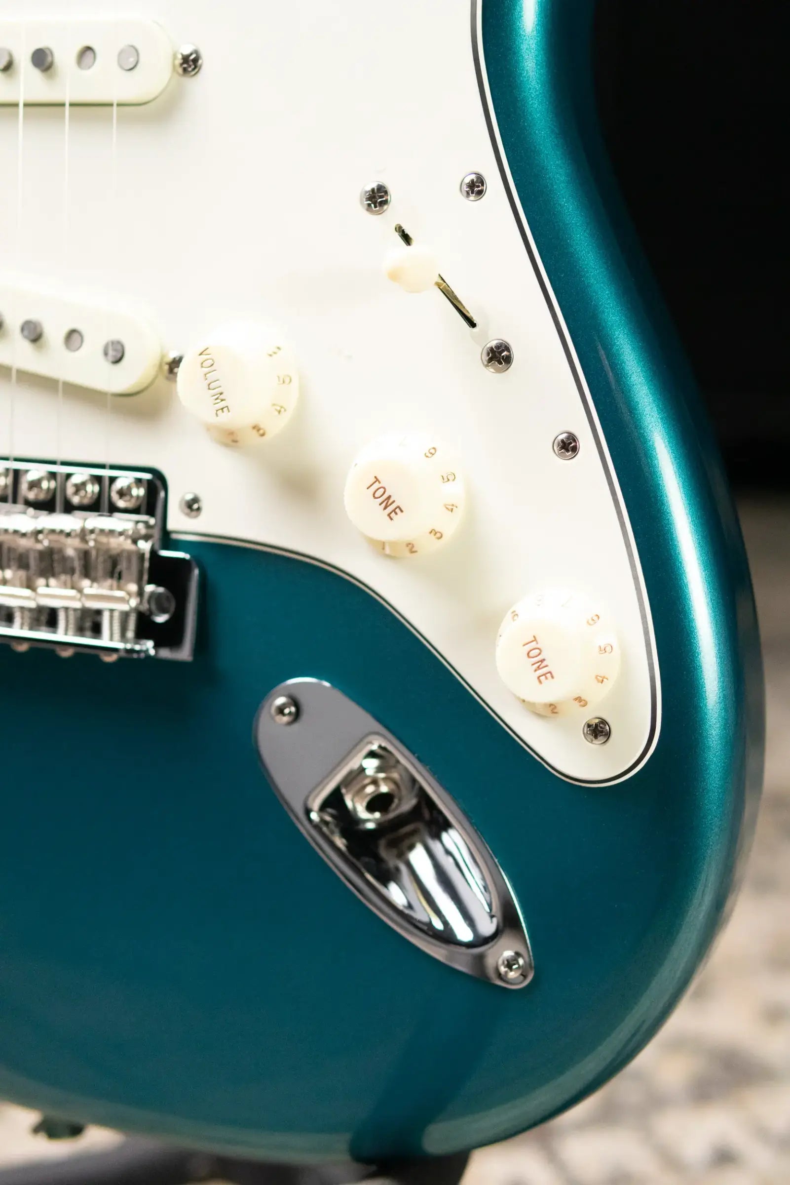 Fender Vintera III Late '60s Stratocaster Electric Guitar - Ocean Turquoise with Gig Bag