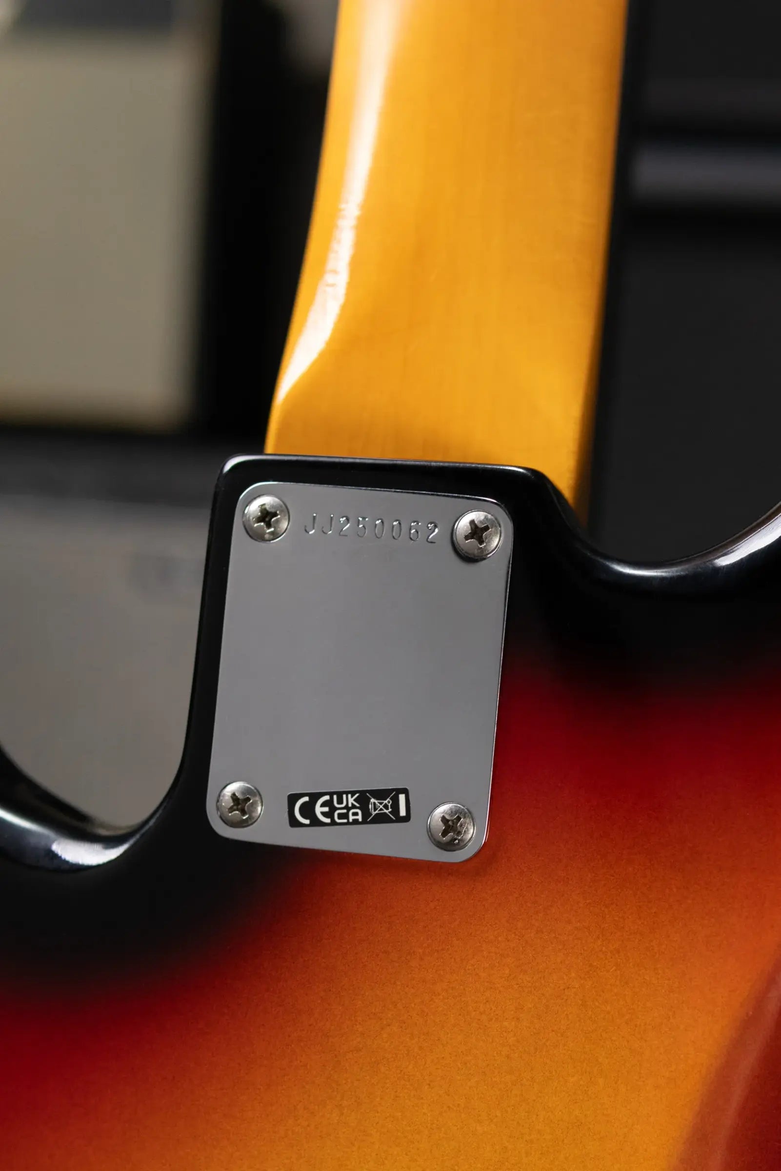 Fender James Jamerson 1962 Precision Bass - 3-Tone Sunburst with Hardshell Case