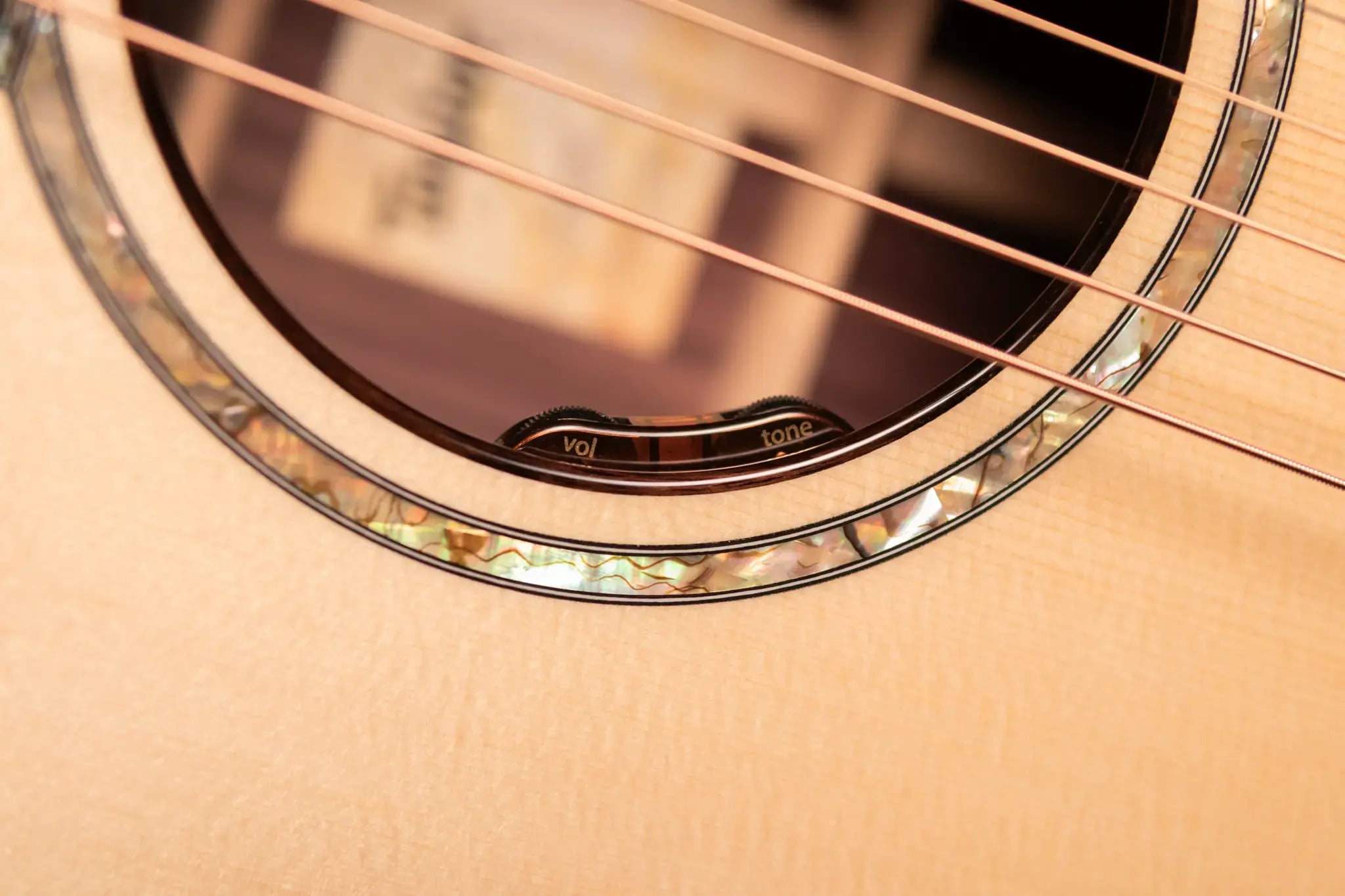 Taylor Legacy 914ce Grand Auditorium Acoustic/Electric Guitar with Hardshell Case