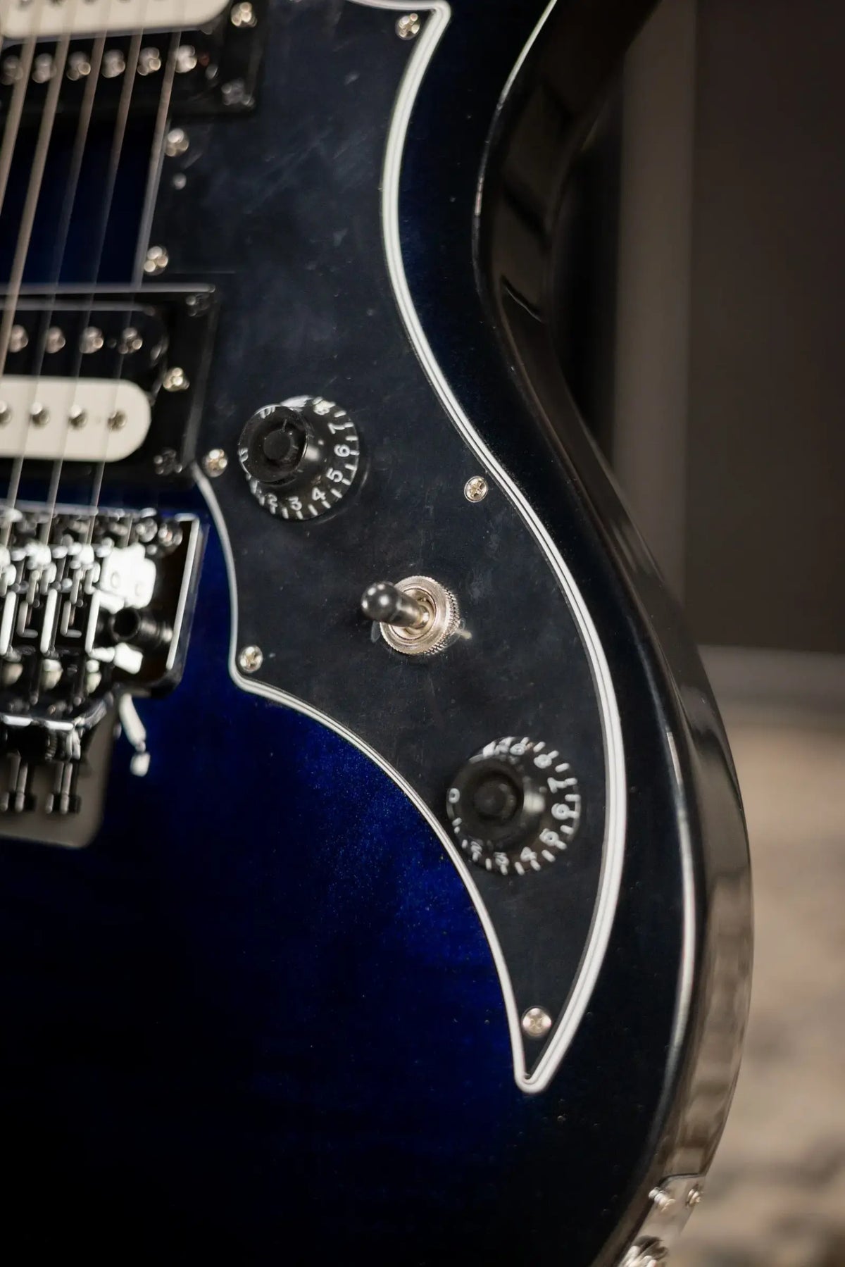 Gibson Victory Floyd Rose Electric Guitar - Deep Ocean Burst with Hardshell Case
