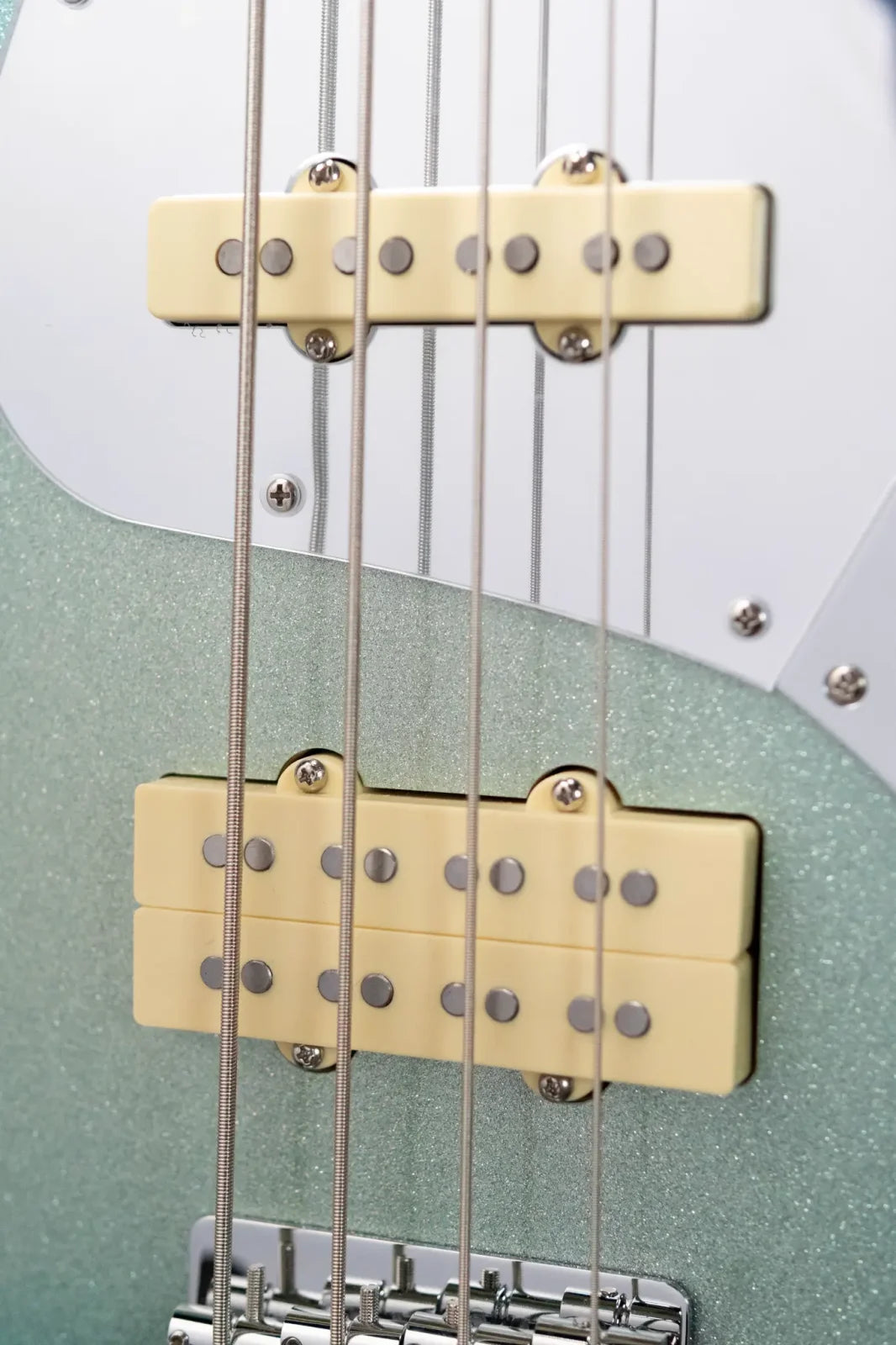 Fender Limited Player Plus X Blu Detiger Jazz Bass - Sky Burst Sparkle with Deluxe Gig Bag