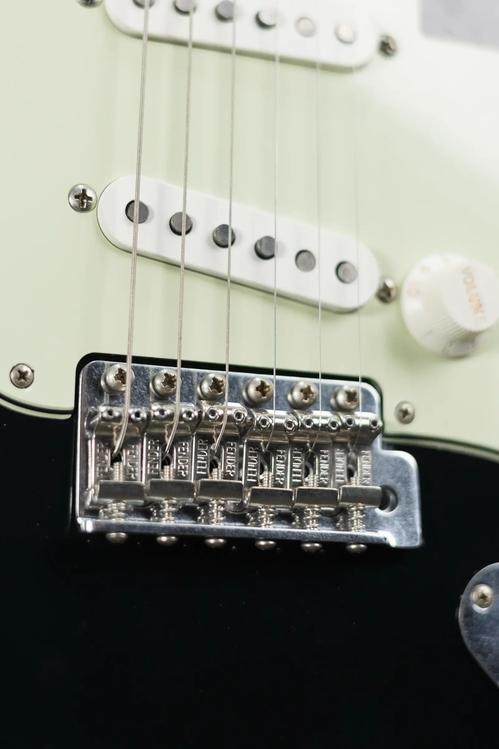 Fender Vintera II Road Worn '60s Stratocaster Electric Guitar, Maple Fingerboard - Black with Hardshell Case