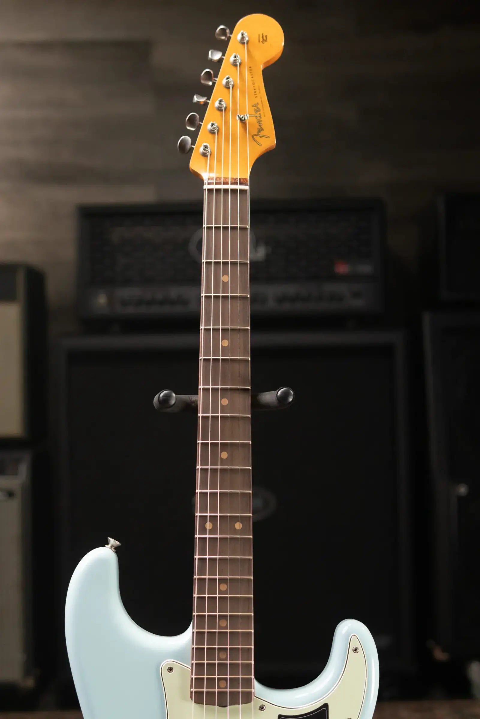 Fender Vintera II Road Worn '60s Stratocaster, Rosewood Fingerboard - Sonic Blue with Hardshell Case