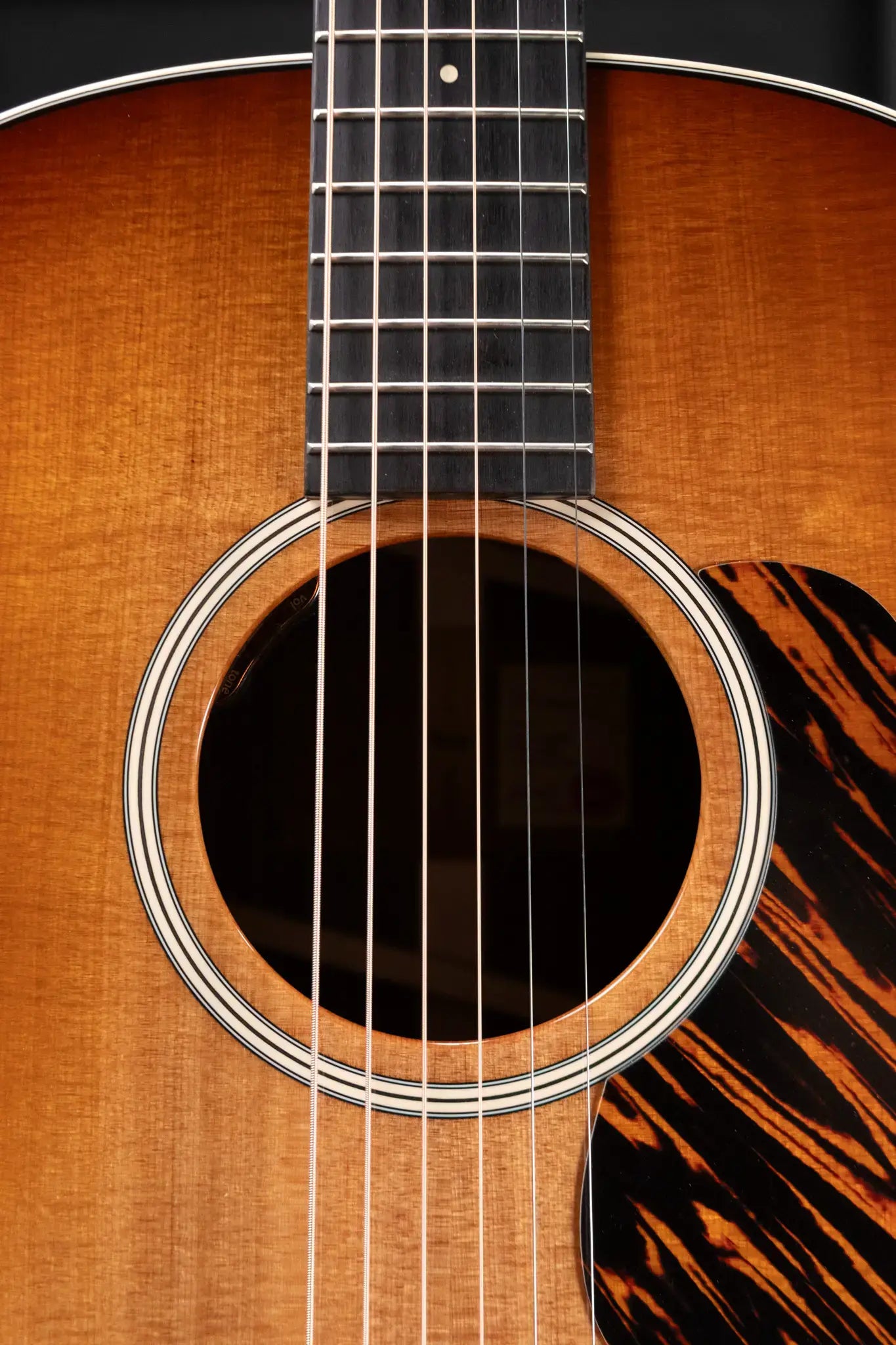 Taylor Gold Label 714e Super Auditorium Acoustic/Electric Guitar - Sunburst with Firestripe Pickguard and Hardshell Case