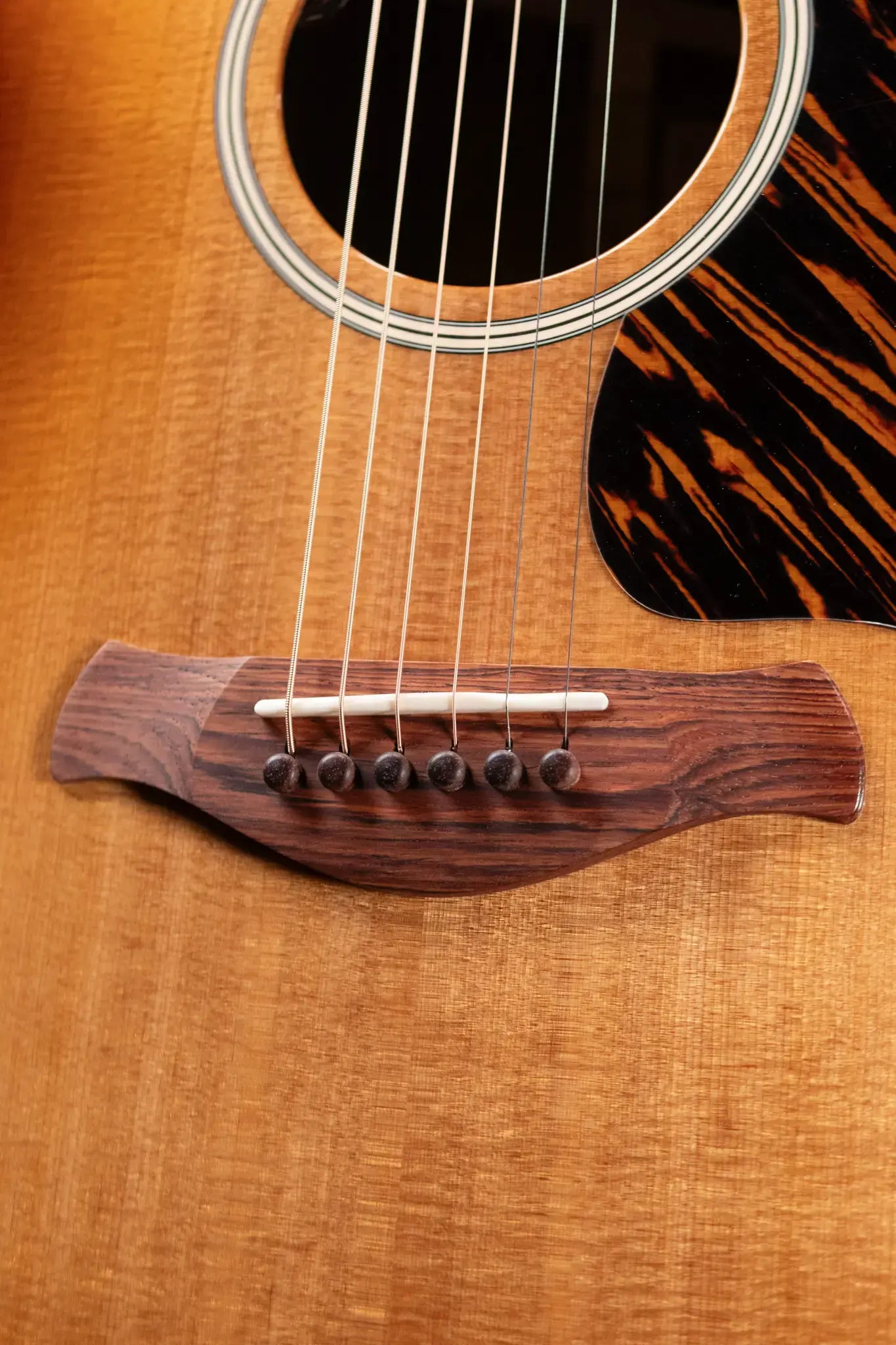 Taylor Gold Label 714e Super Auditorium Acoustic/Electric Guitar - Sunburst with Firestripe Pickguard and Hardshell Case