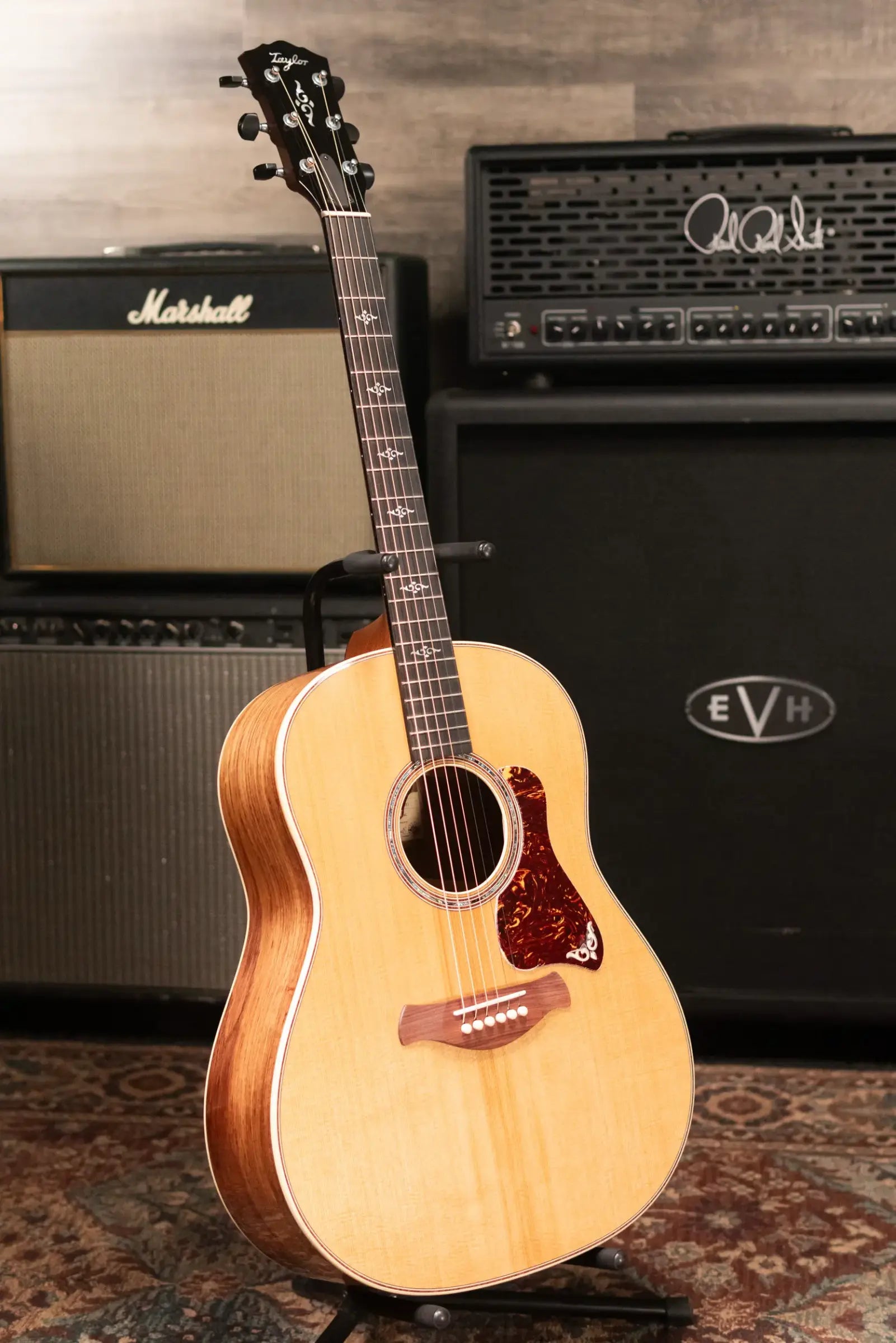 Taylor Gold Label 817e Grand Pacific Acoustic/Electric Guitar - Natural Top with Hardshell Case