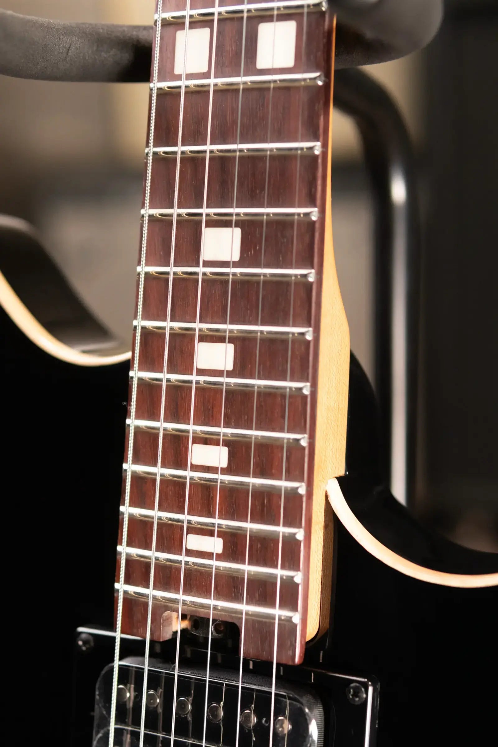 EVH SA-126 Standard Semi-Hollow Electric Guitar - Piano Black
