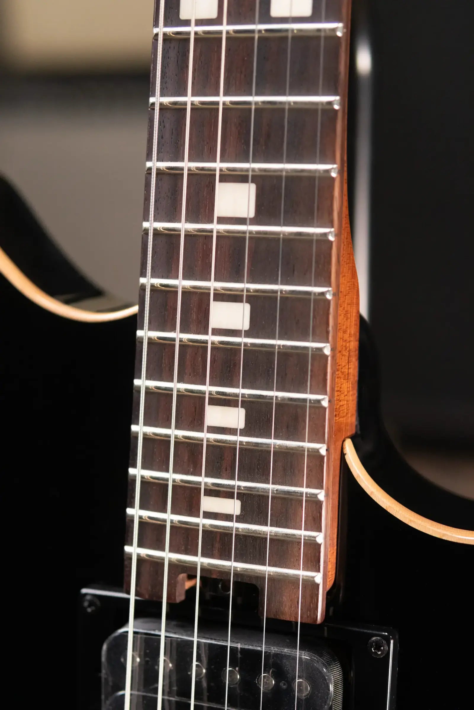 EVH SA-126 Standard Semi-Hollow Electric Guitar - Piano Black