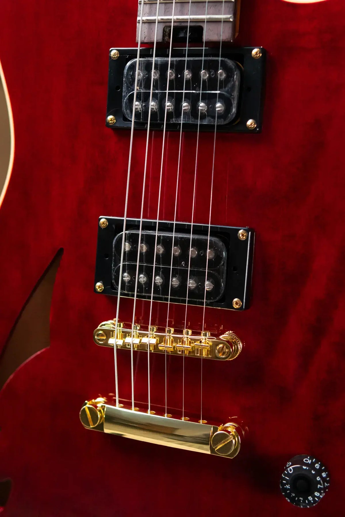 EVH SA-126 Standard Semi-Hollow Electric Guitar - Wine Red