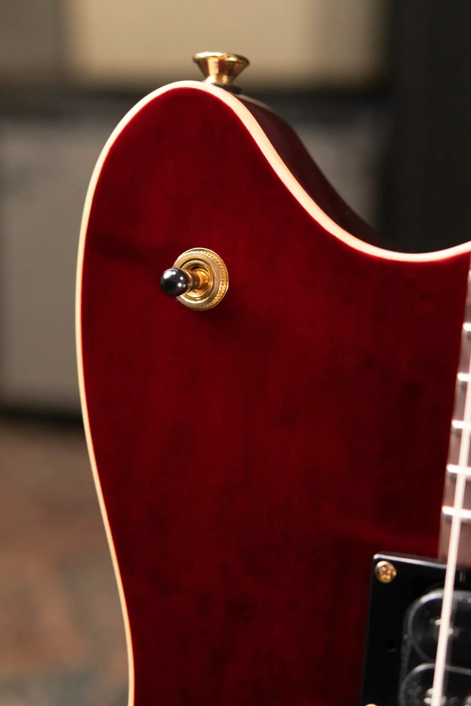 EVH SA-126 Standard Semi-Hollow Electric Guitar - Wine Red
