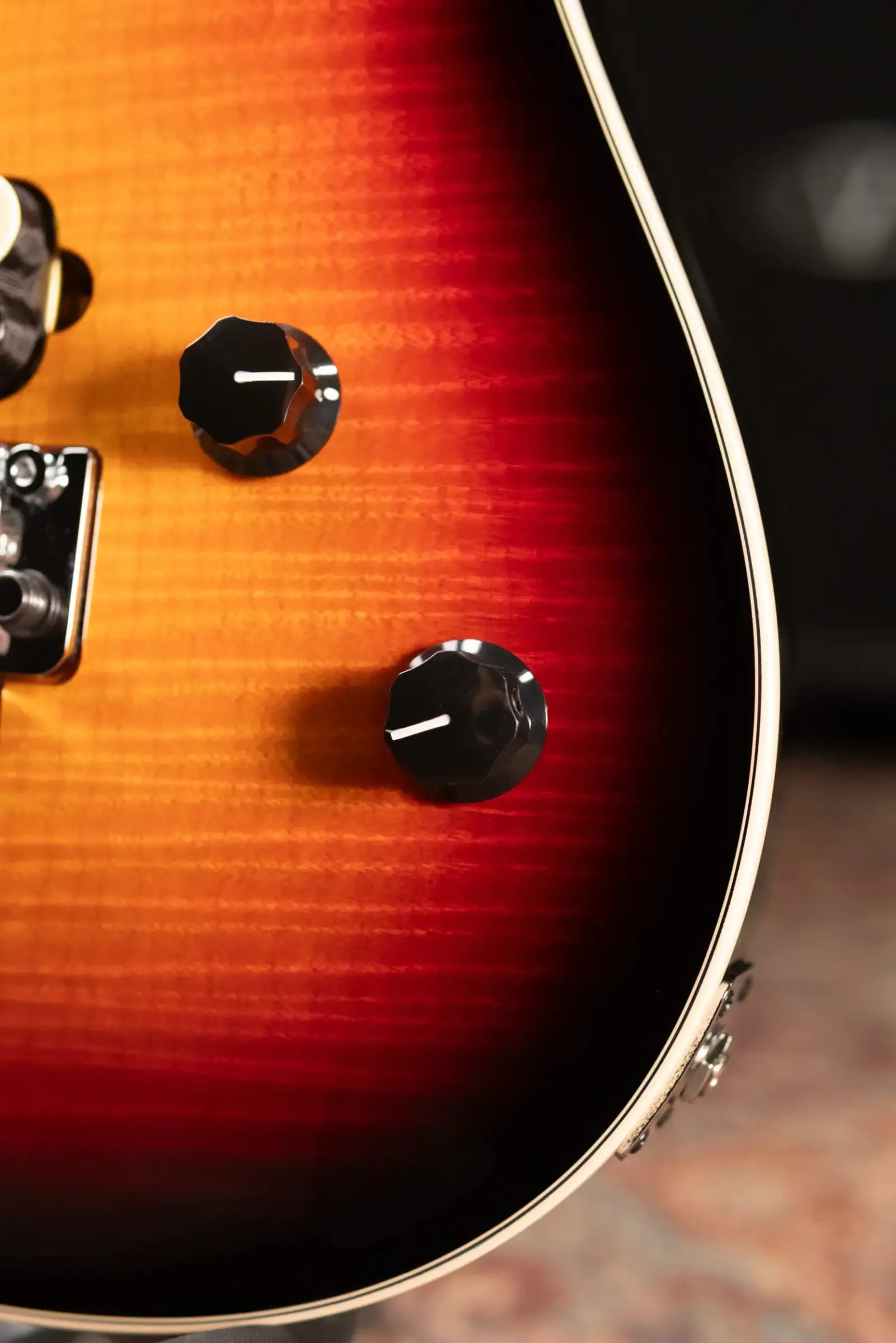 EVH Custom Shop USA Wolfgang Electric Guitar - 5A Flamed Maple 3-Tone Sunburst with Hardshell Case