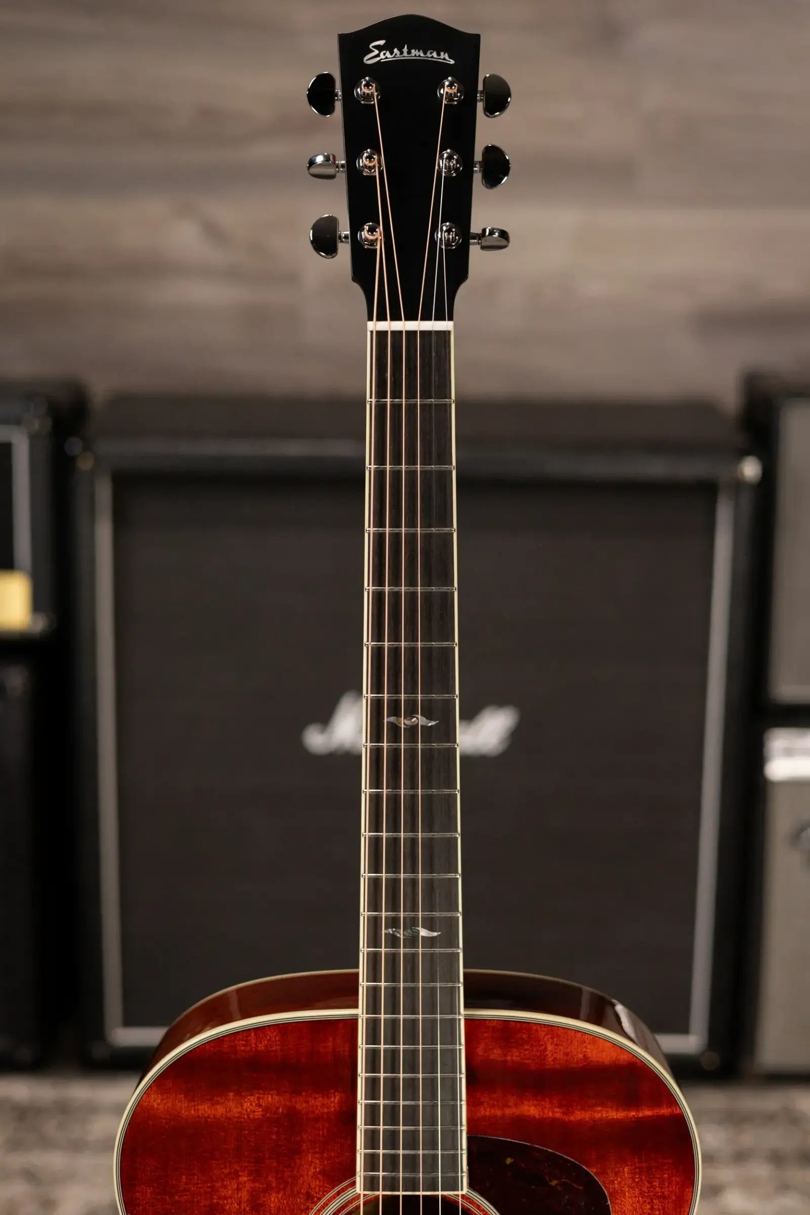 Eastman AC330E-CLA Jumbo Acoustic/Electric Guitar - Classic with Hardshell Case
