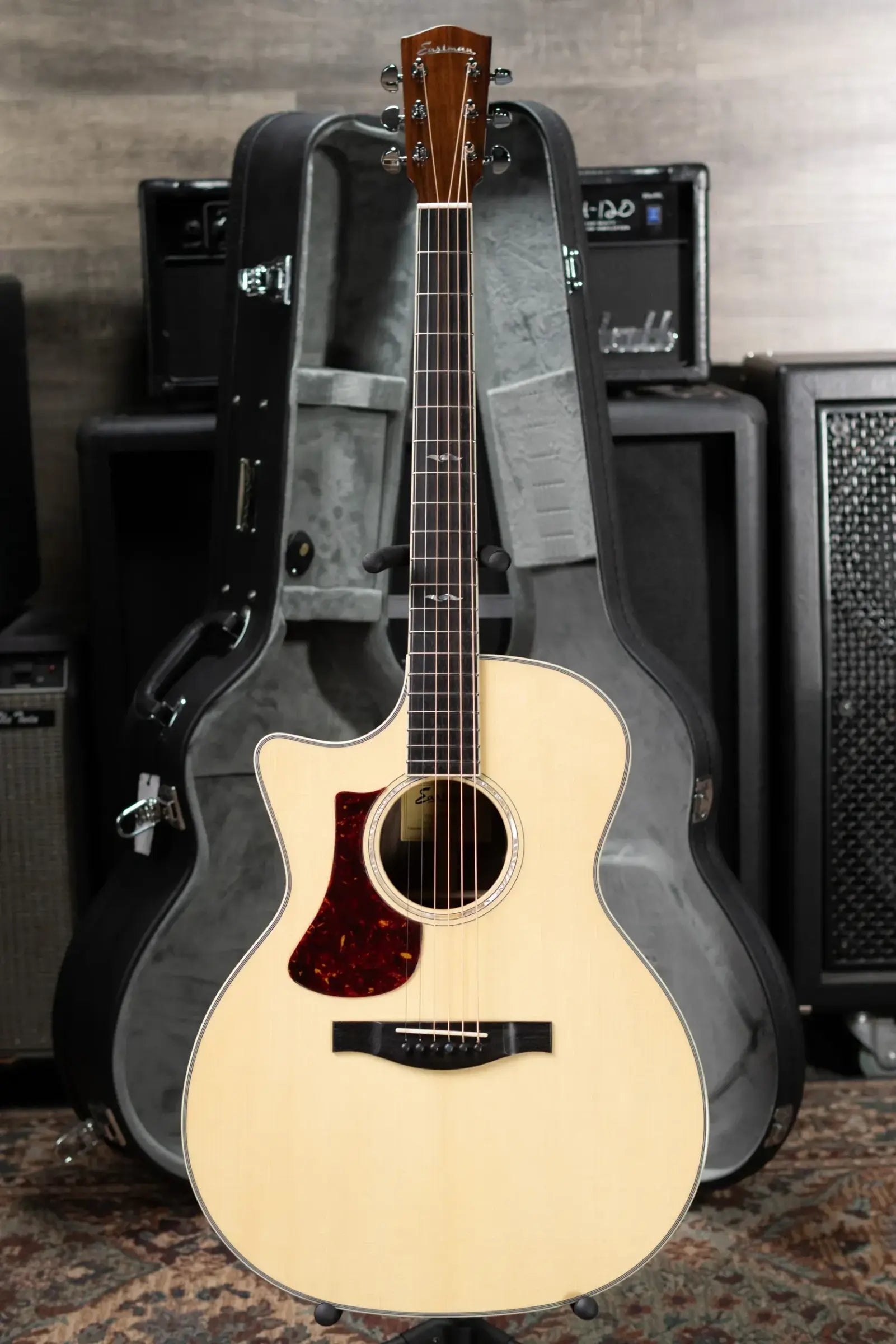Eastman AC422LCE Left-Handed Grand Auditorium Acoustic/Electric Guitar with Hardshell Case
