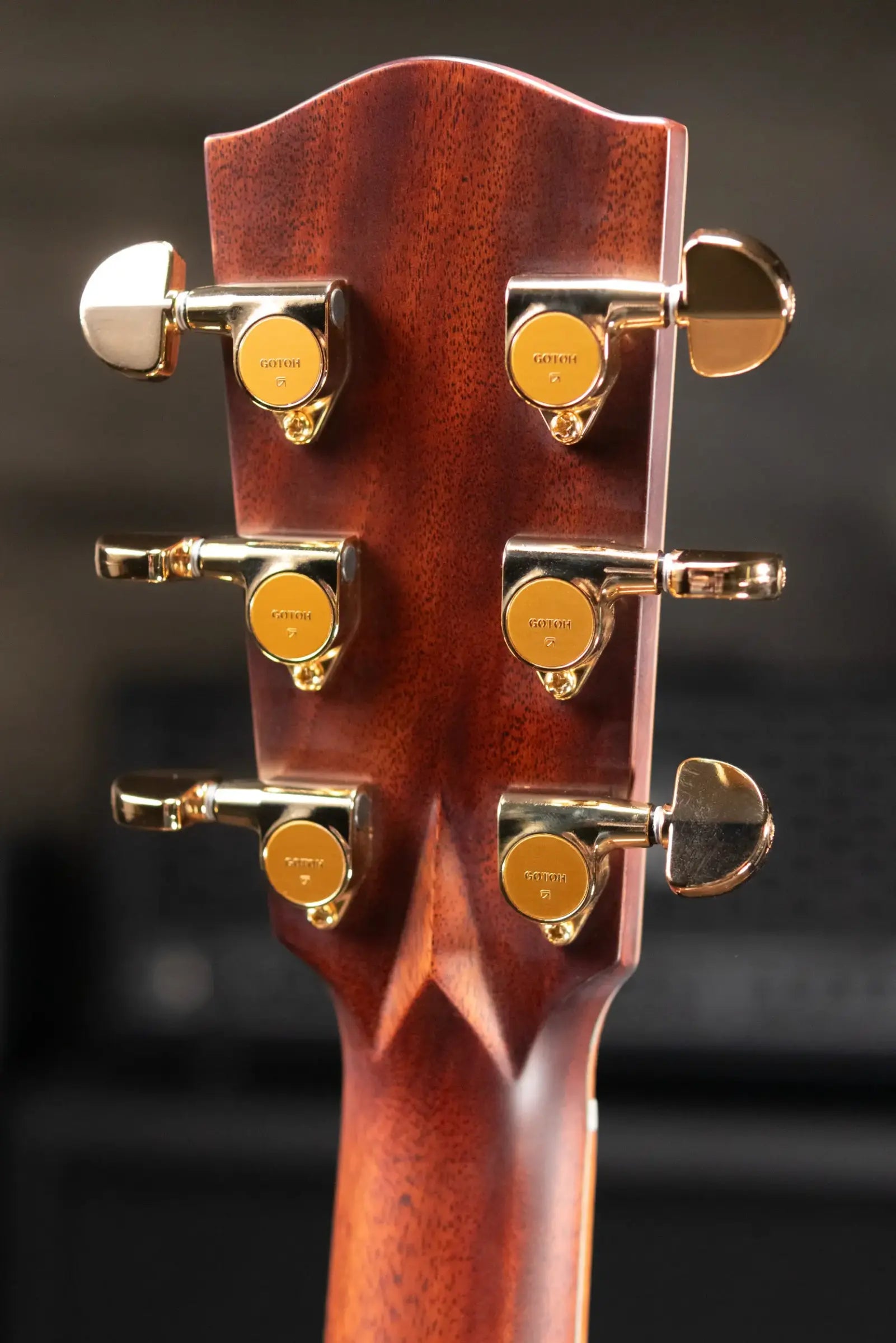 Eastman AC522CE-GB Grand Auditorium Acoustic/Electric Guitar - Goldburst with Hardshell Case