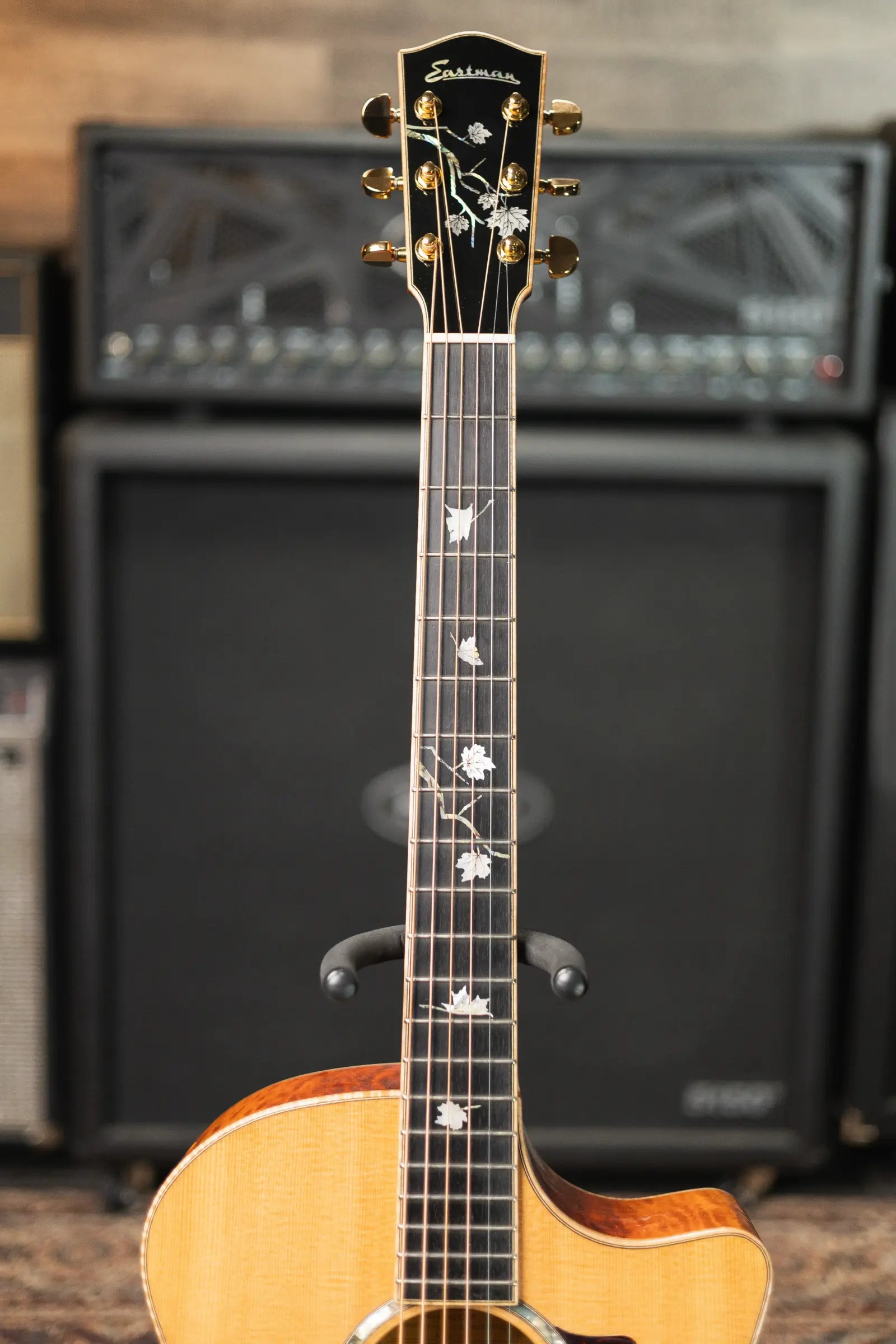 Eastman AC622CE Acoustic/Electric Guitar with Hardshell Case