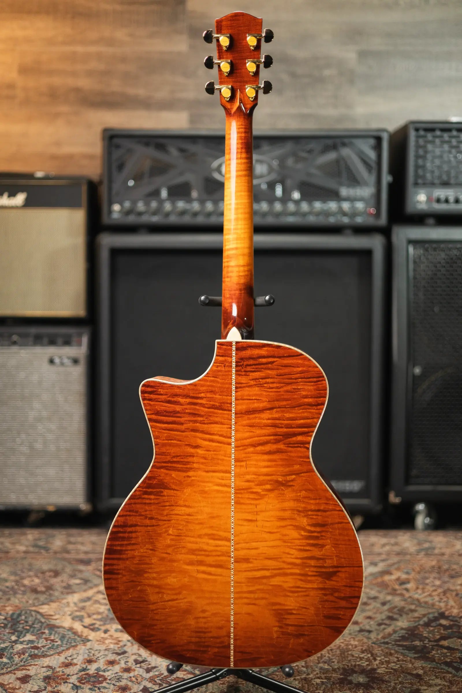 Eastman AC622CE Acoustic/Electric Guitar with Hardshell Case