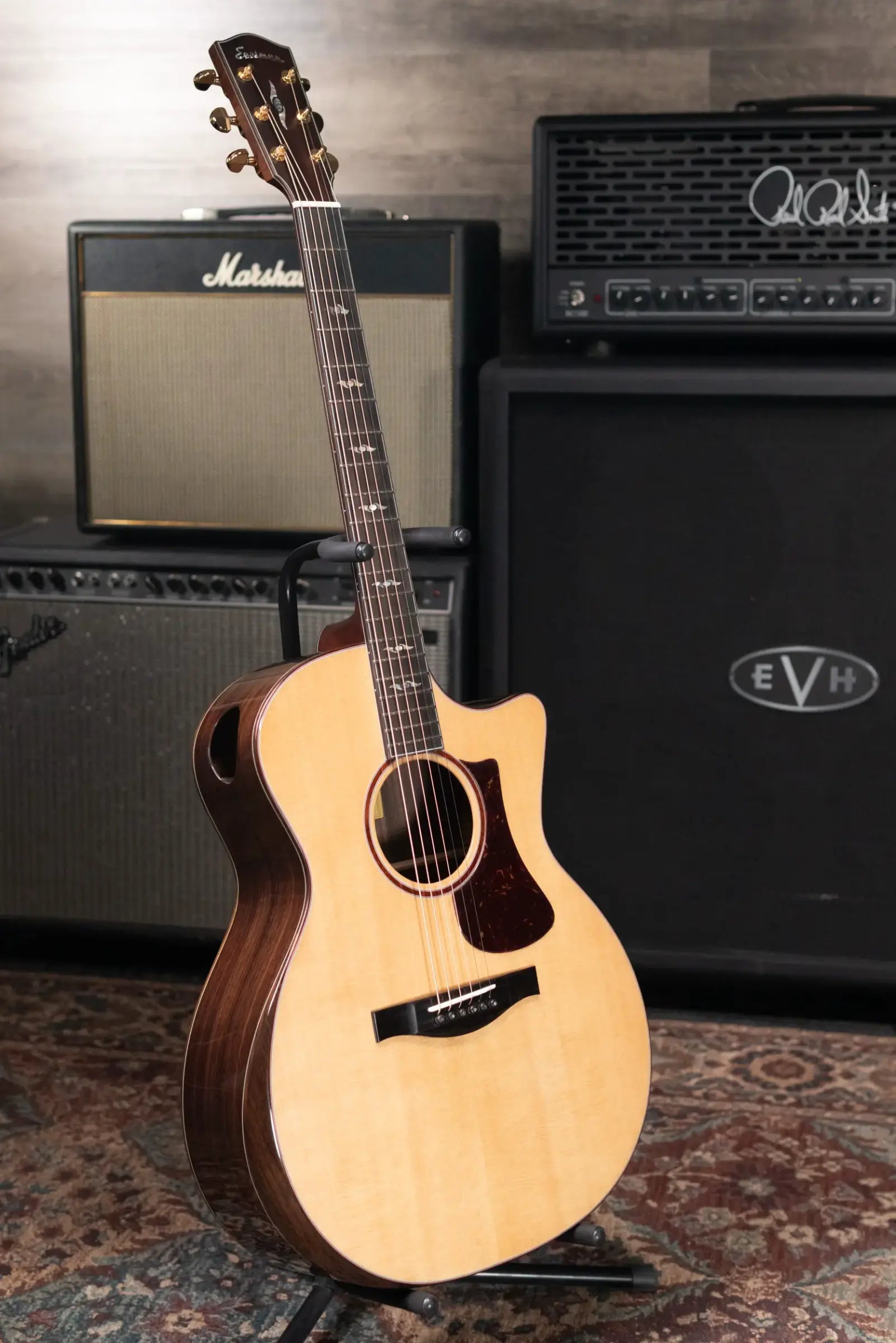 Eastman AC722ce Grand Auditorium Acoustic/Electric Guitar with Hardshell Case