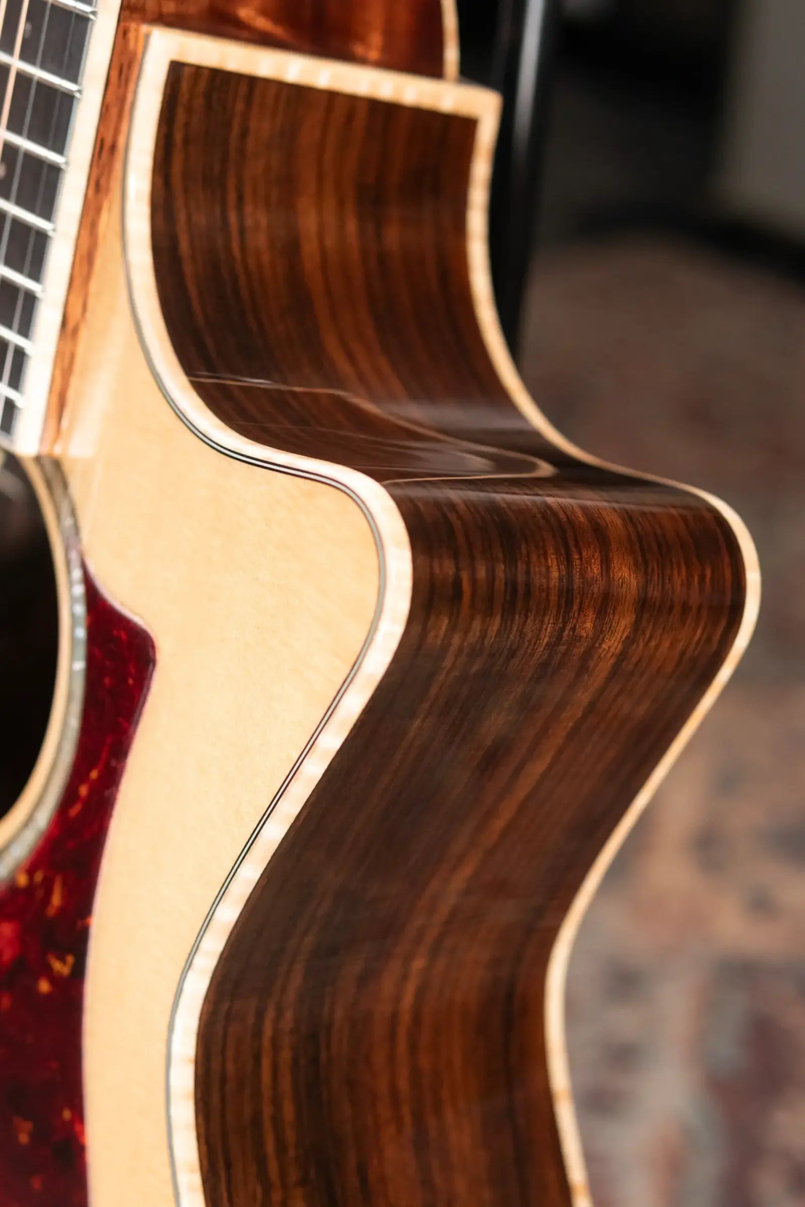 Eastman AC822CE-FF Fan Fret Grand Auditorium Acoustic/Electric Guitar with Hardshell Case