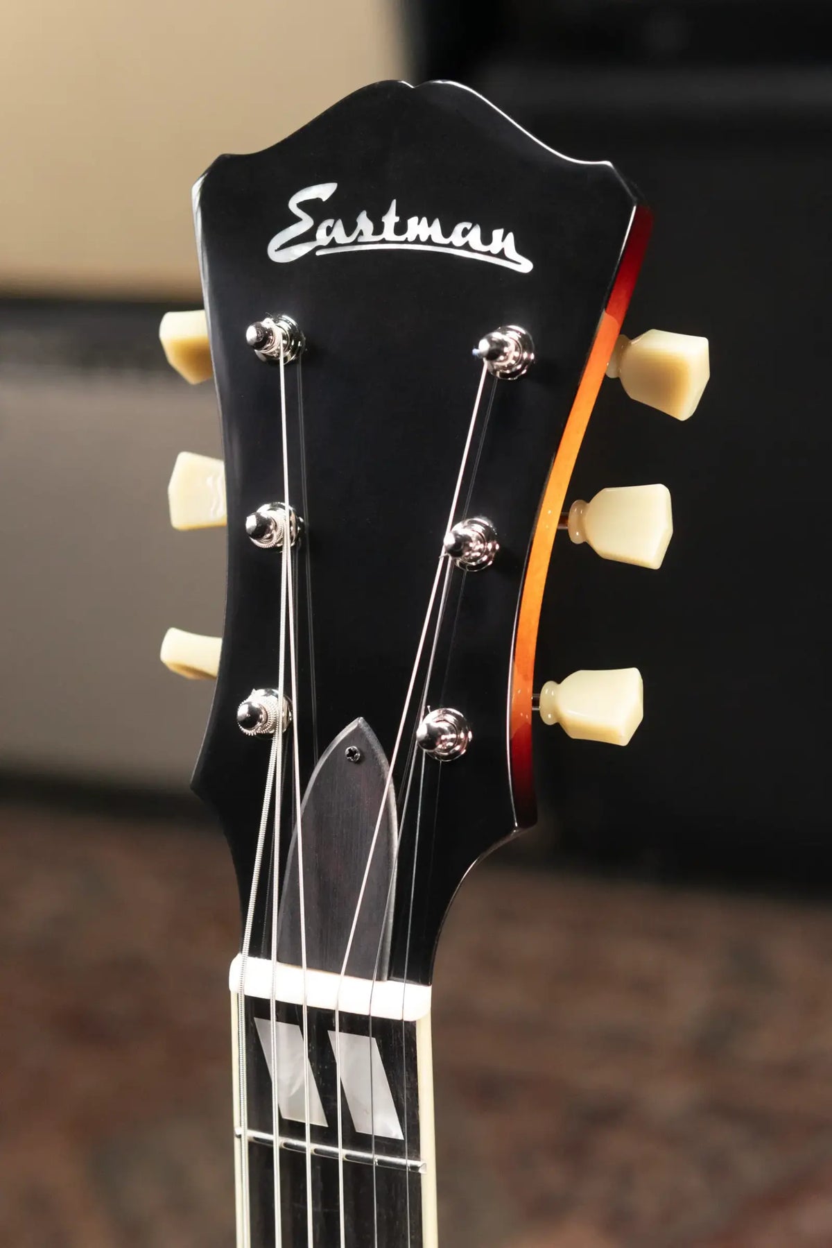 Eastman AR372CE-SB Kent Armstrong Signature 16" Archtop Electric Guitar - Sunburst