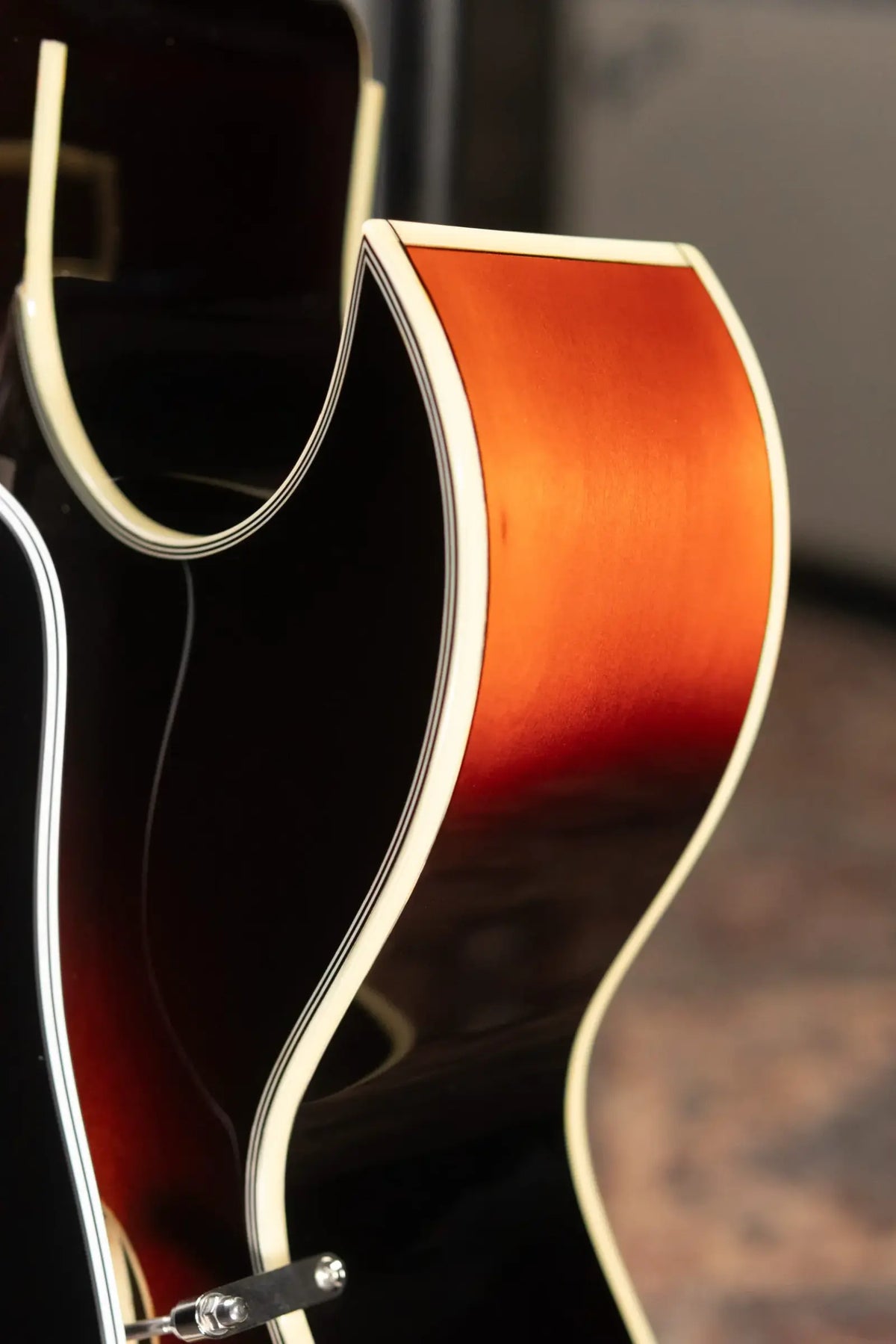 Eastman AR372CE-SB Kent Armstrong Signature 16" Archtop Electric Guitar - Sunburst