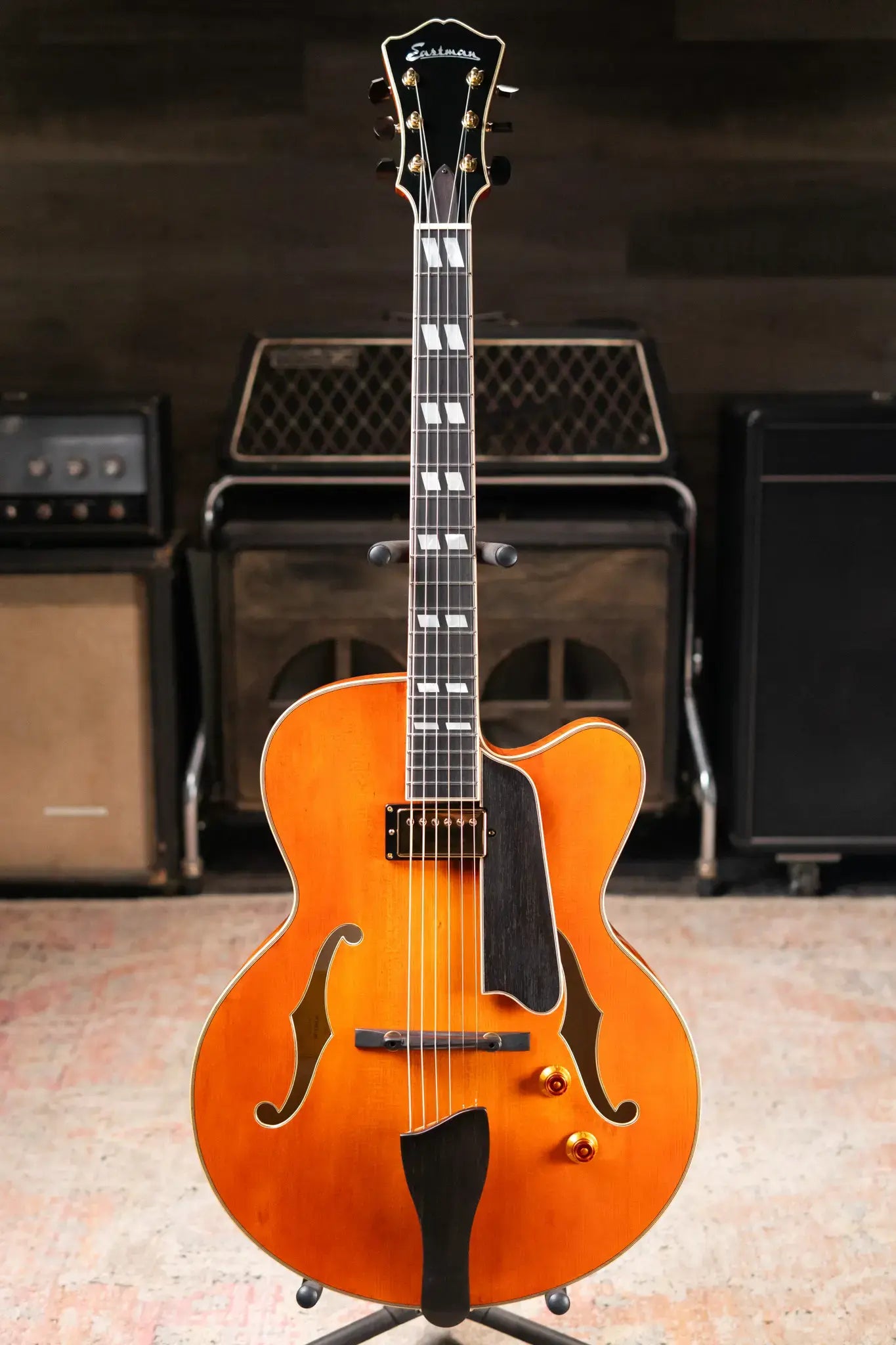 Eastman AR580CE-HB Archtop Electric Guitar - Honey Burst with Hardshell Case