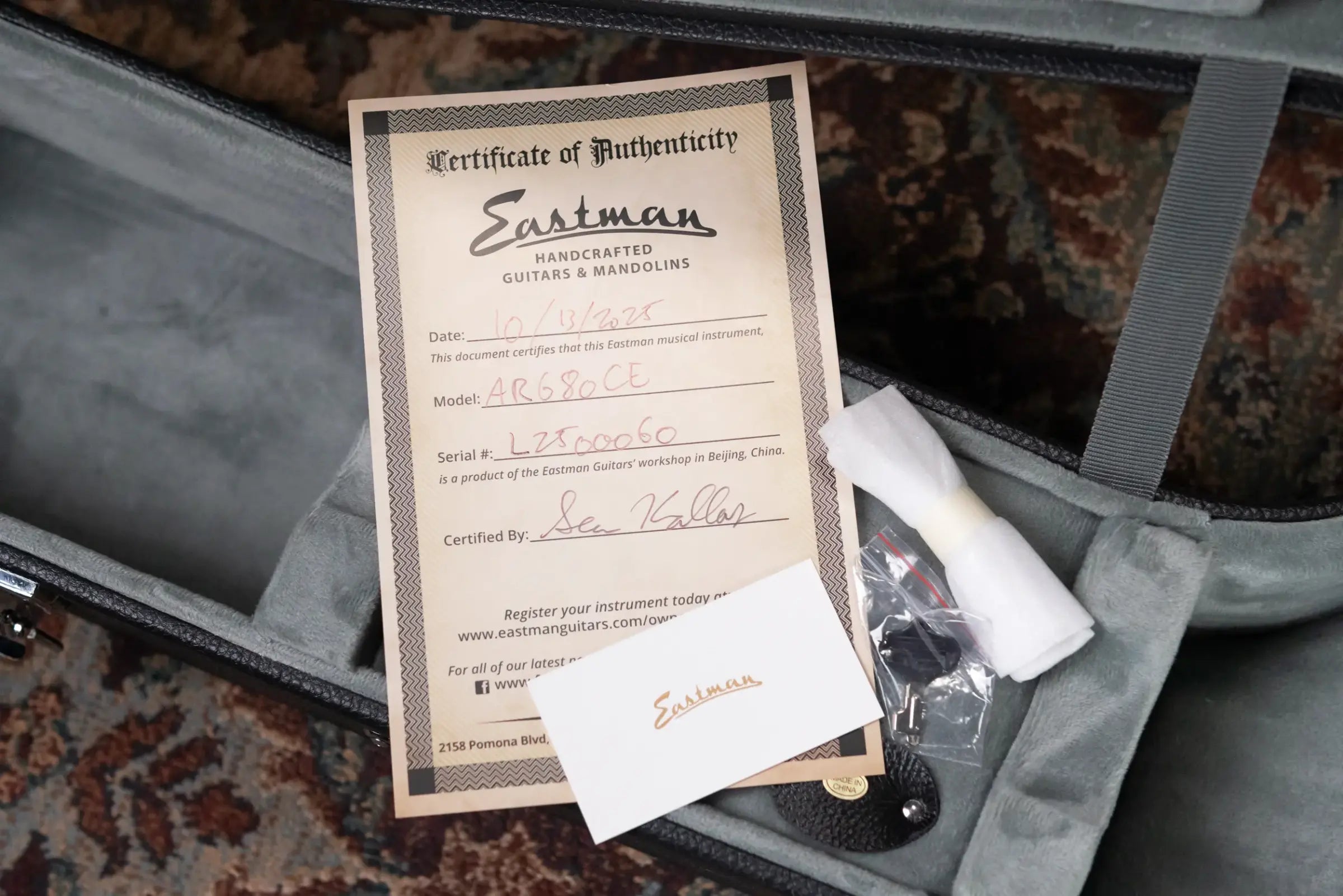 Eastman AR680CE John Pisano Signature Electric Guitar with Hardshell Case