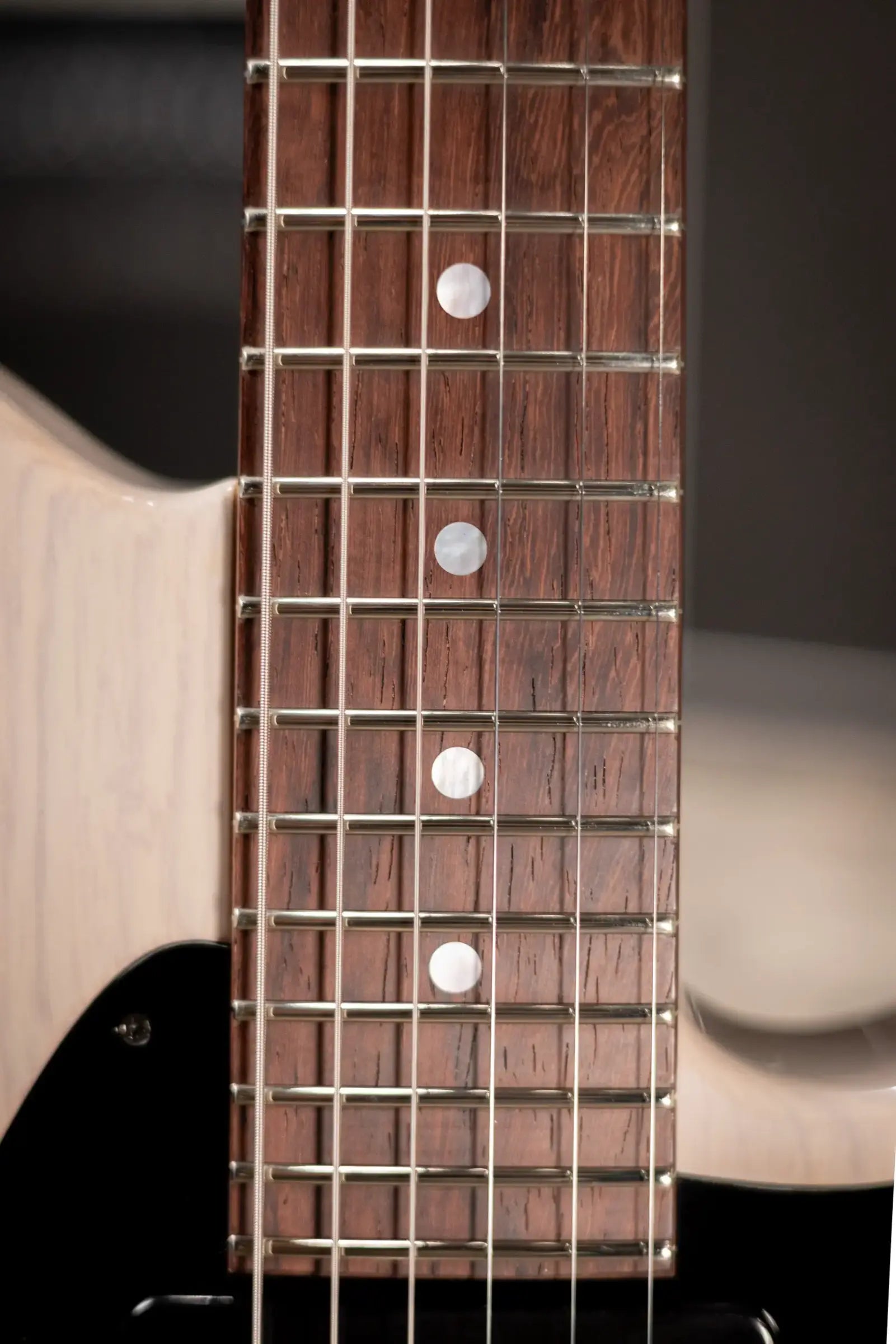 Eastman D'Ambrosio Series Offset '64 - Made in California - Electric Guitar - Vintage White with Hardshell Case