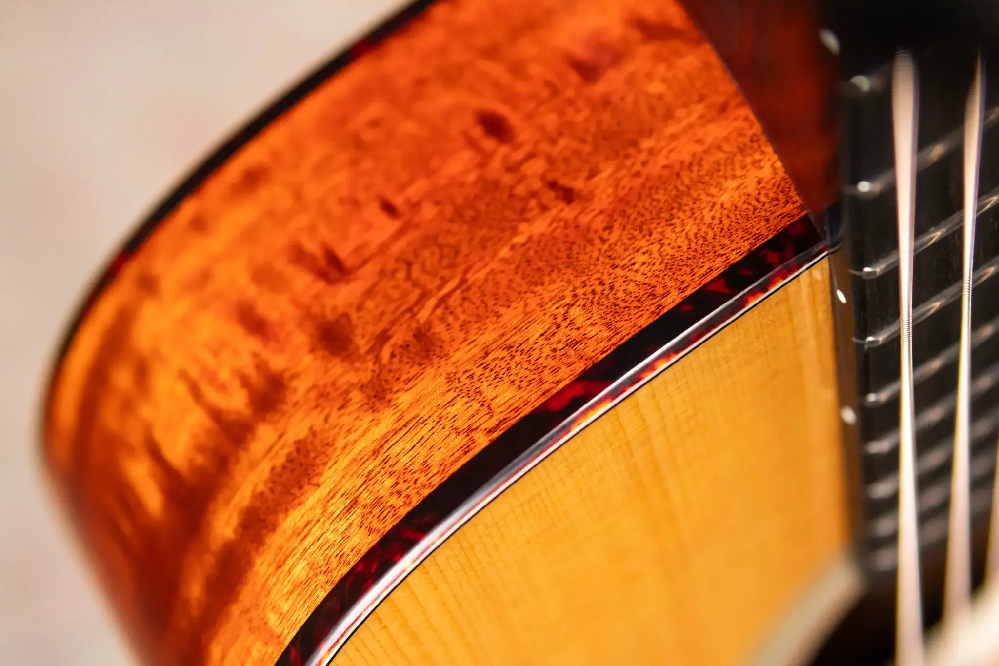 Eastman E10OM-TC Acoustic Guitar with Hardshell Case - Floor Model