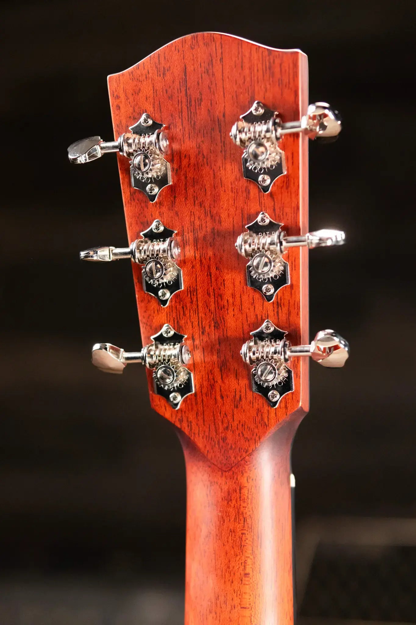 Eastman E10 OOSS-TC Acoustic Guitar - Sunburst with Hardshell Case