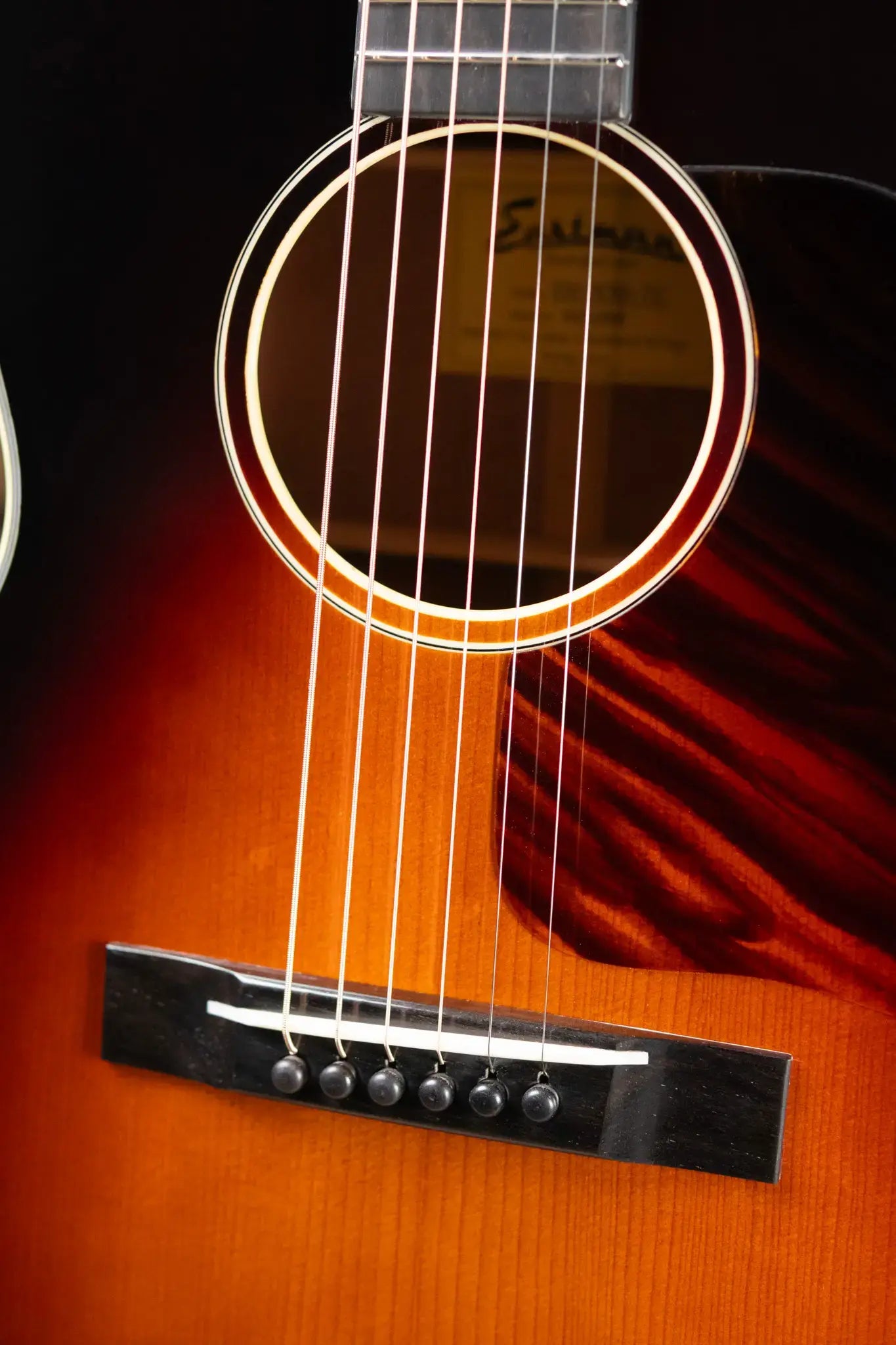 Eastman E10 OOSS-TC Acoustic Guitar - Sunburst with Hardshell Case