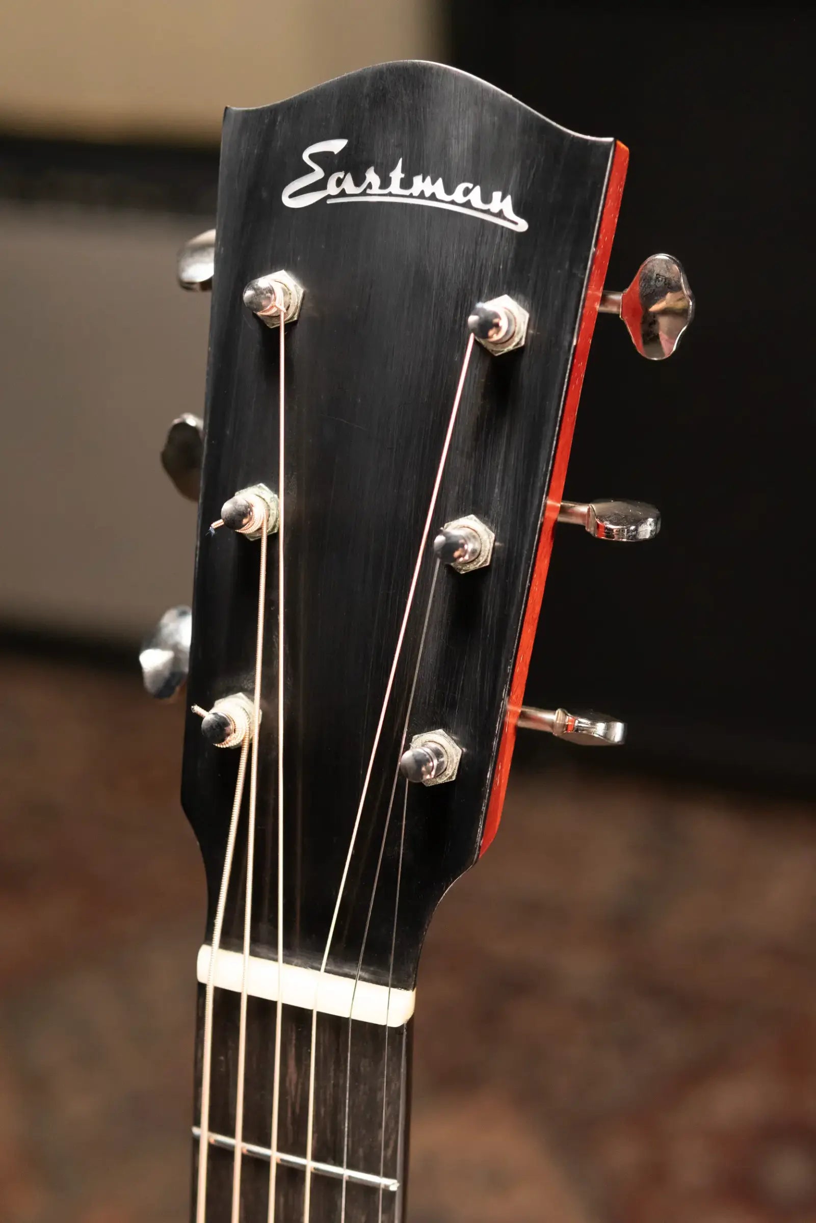 Eastman E10OOSS/V Acoustic Guitar - Antique Varnish