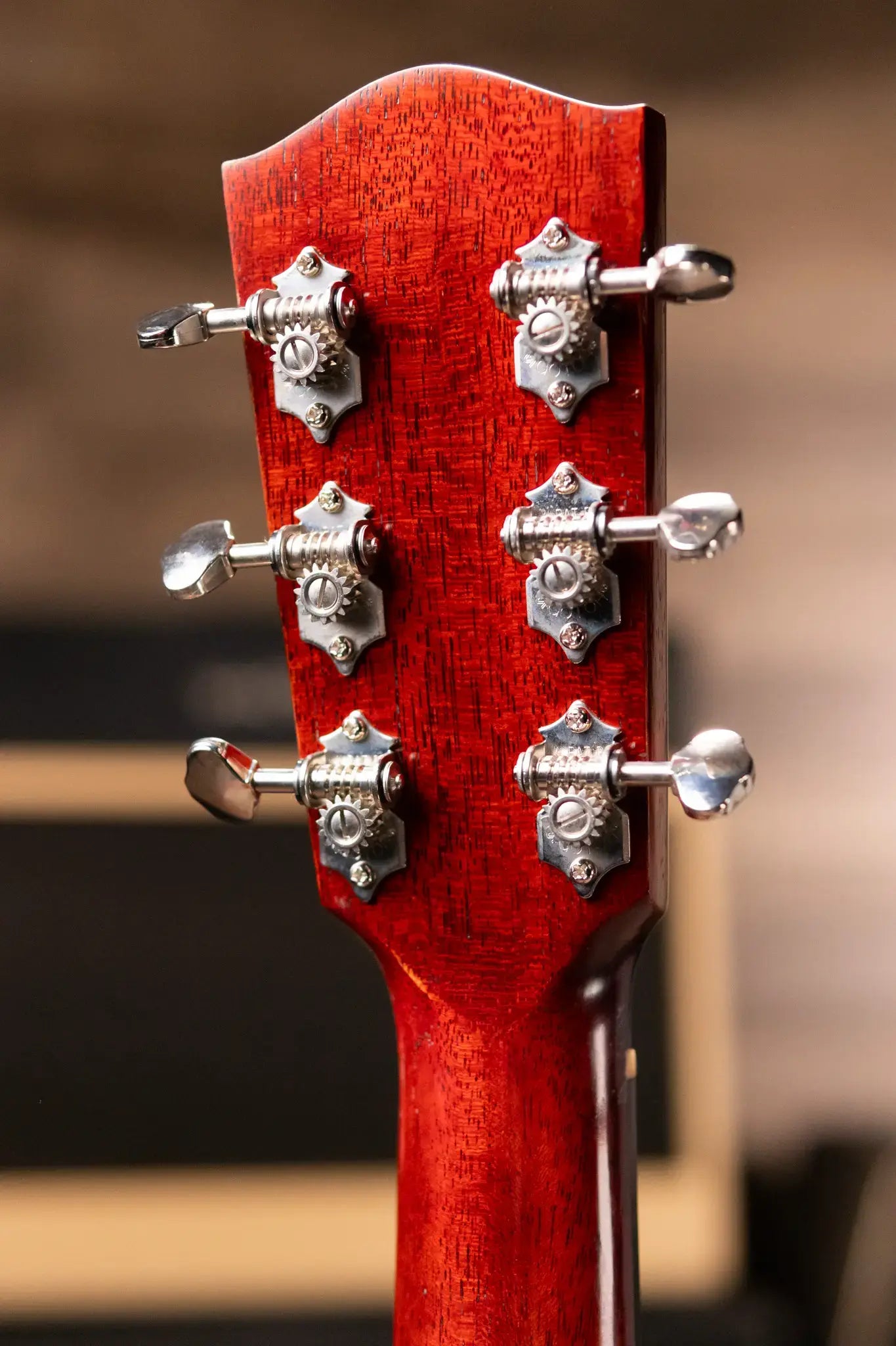 Eastman E10OOSS/V Slope Shoulder Acoustic Guitar - Antique Varnish with Hardshell Case