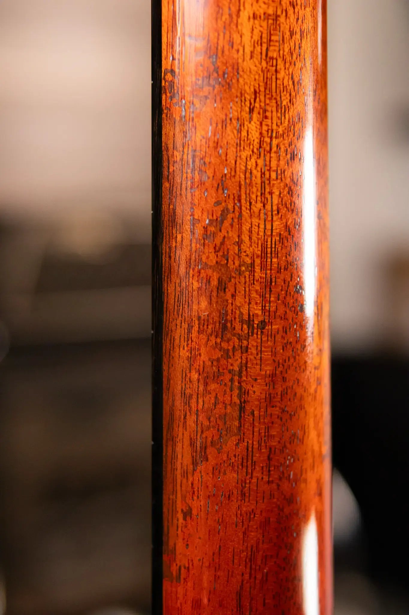 Eastman E10OOSS/V Slope Shoulder Acoustic Guitar - Antique Varnish with Hardshell Case