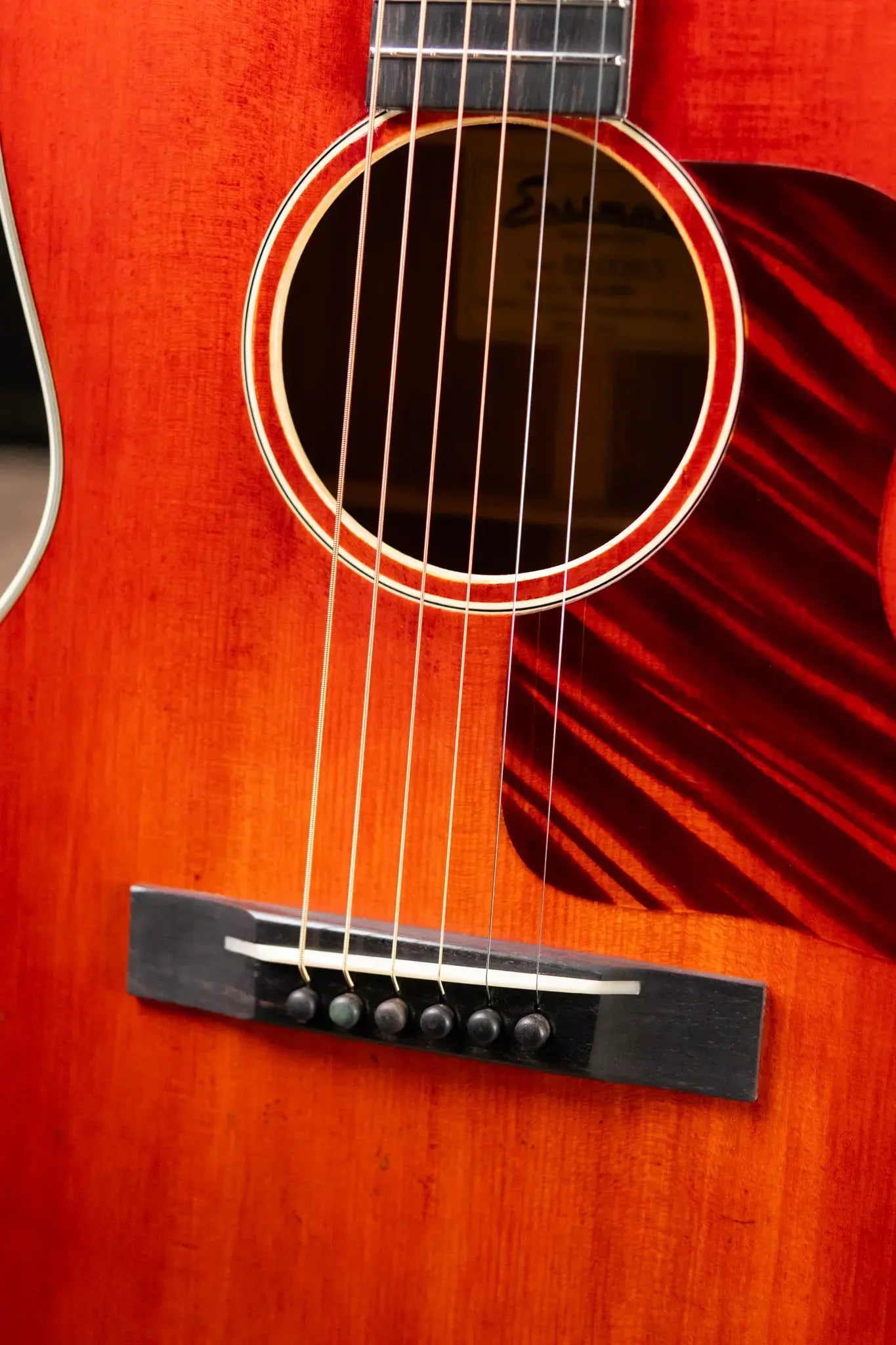 Eastman E10OOSS/V Slope Shoulder Acoustic Guitar - Antique Varnish with Hardshell Case