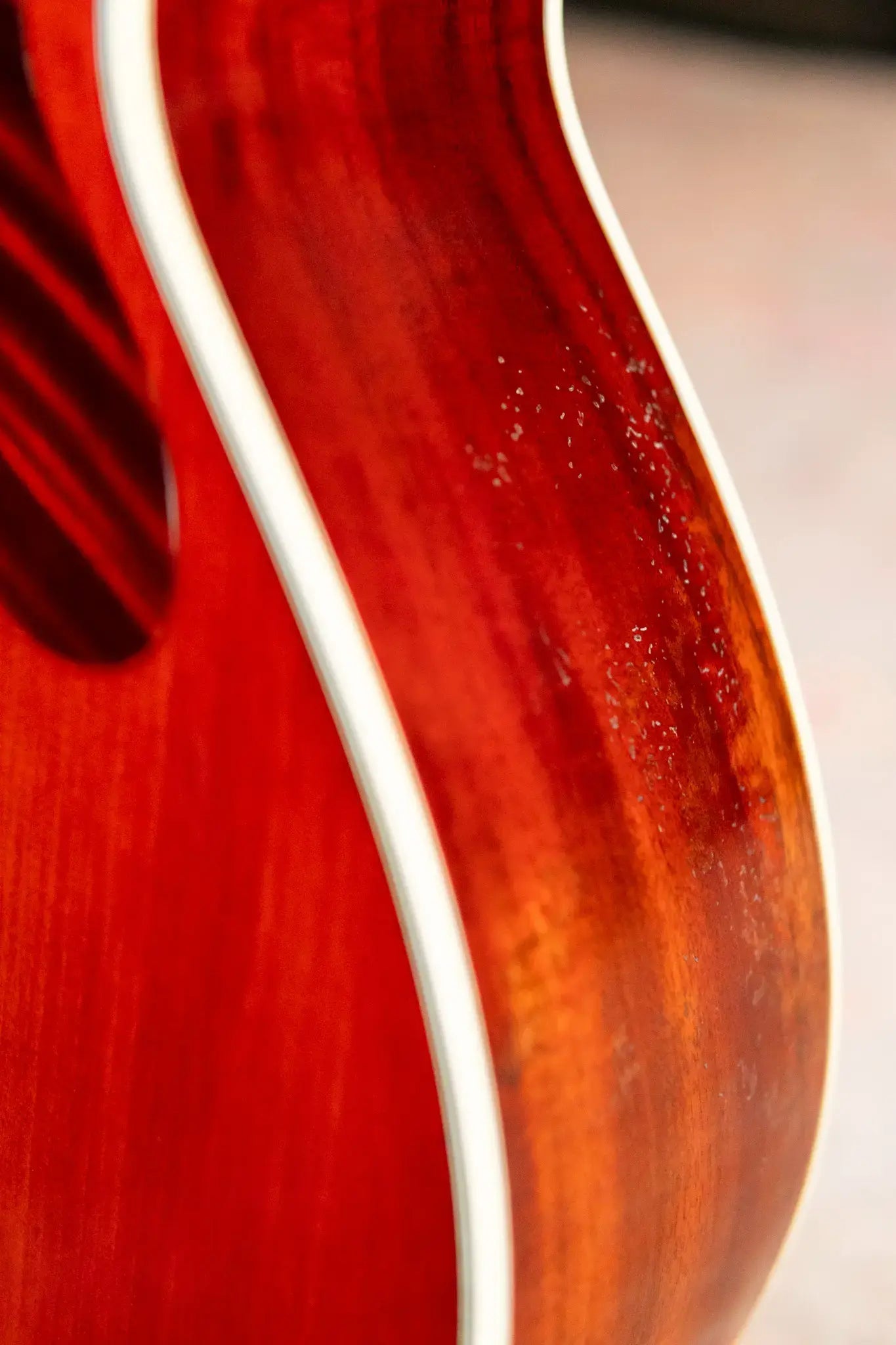 Eastman E10OOSS/V Slope Shoulder Acoustic Guitar - Antique Varnish with Hardshell Case