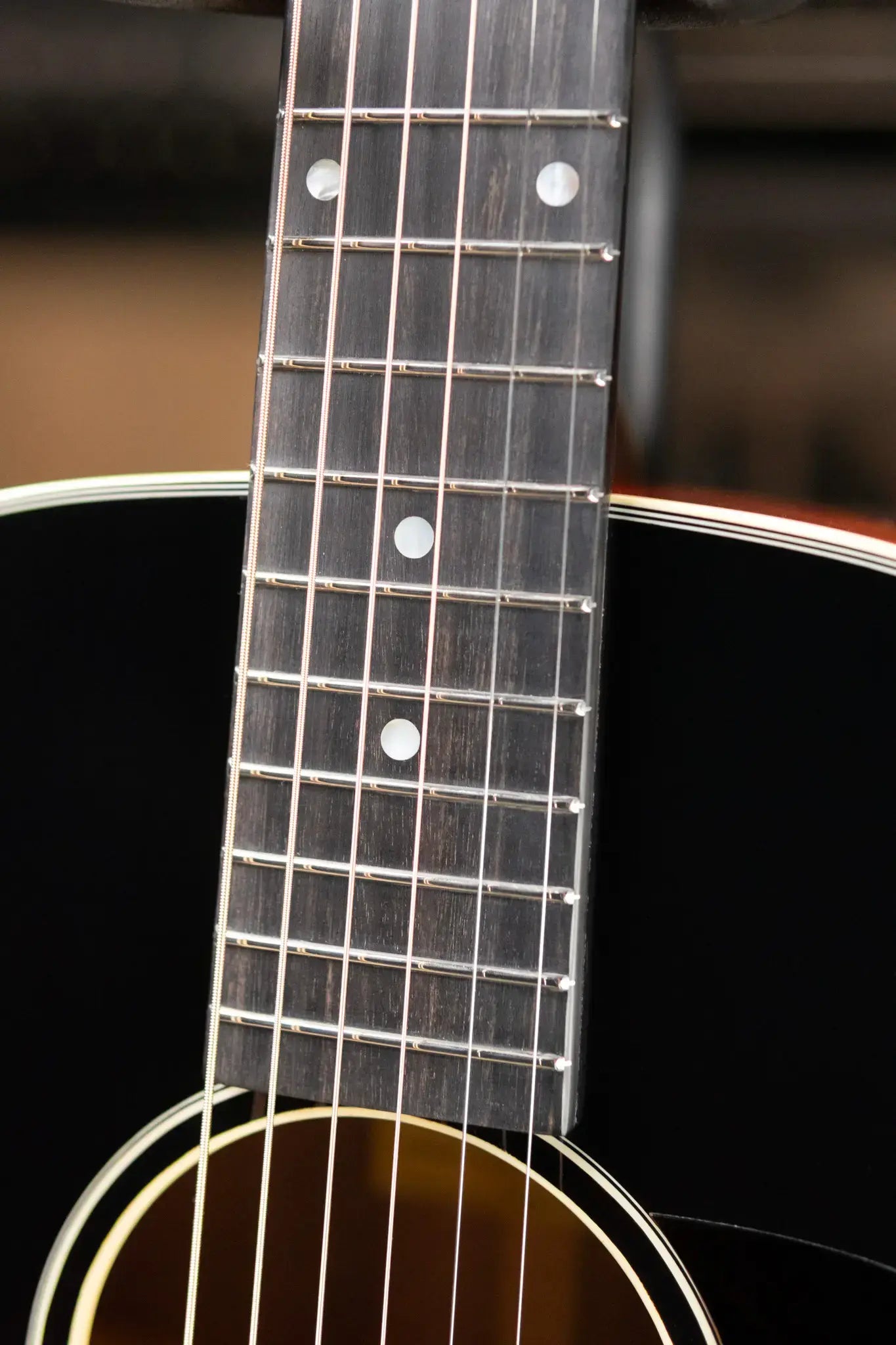 Eastman E10SS-TC Dreadnought Acoustic Guitar - Sunburst with Hardshell Case