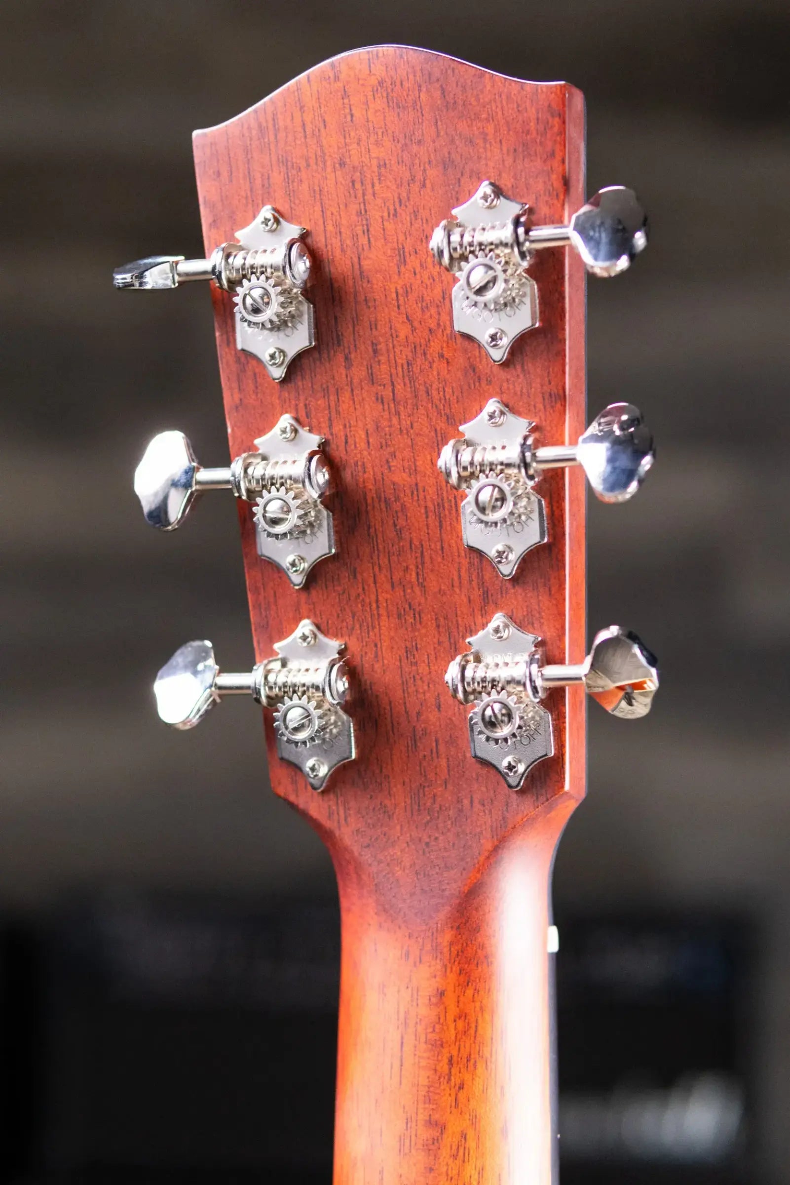 Eastman E10SS-TC Thermo-Cured Dreadnought Acoustic Guitar - Sunburst with Hardshell Case