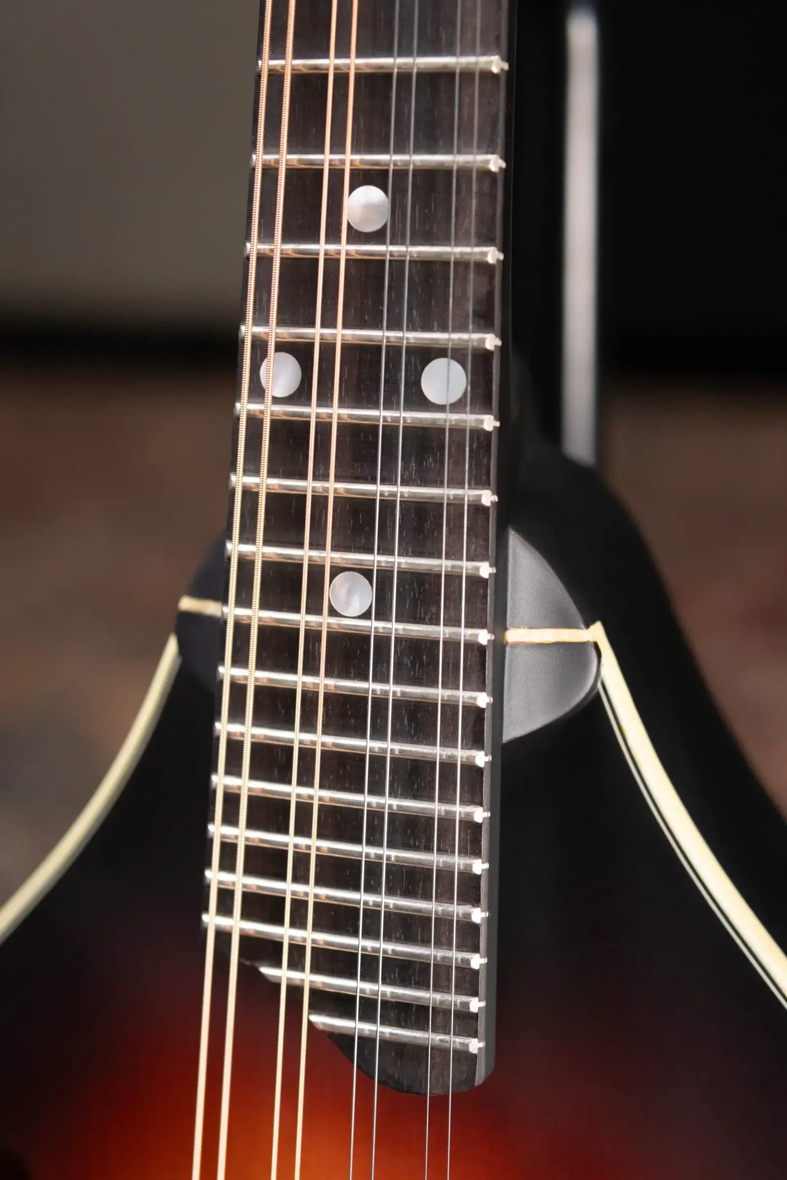 Eastman MD305E-SB A Style Acoustic/Electric Mandolin - Sunburst with Gig Bag