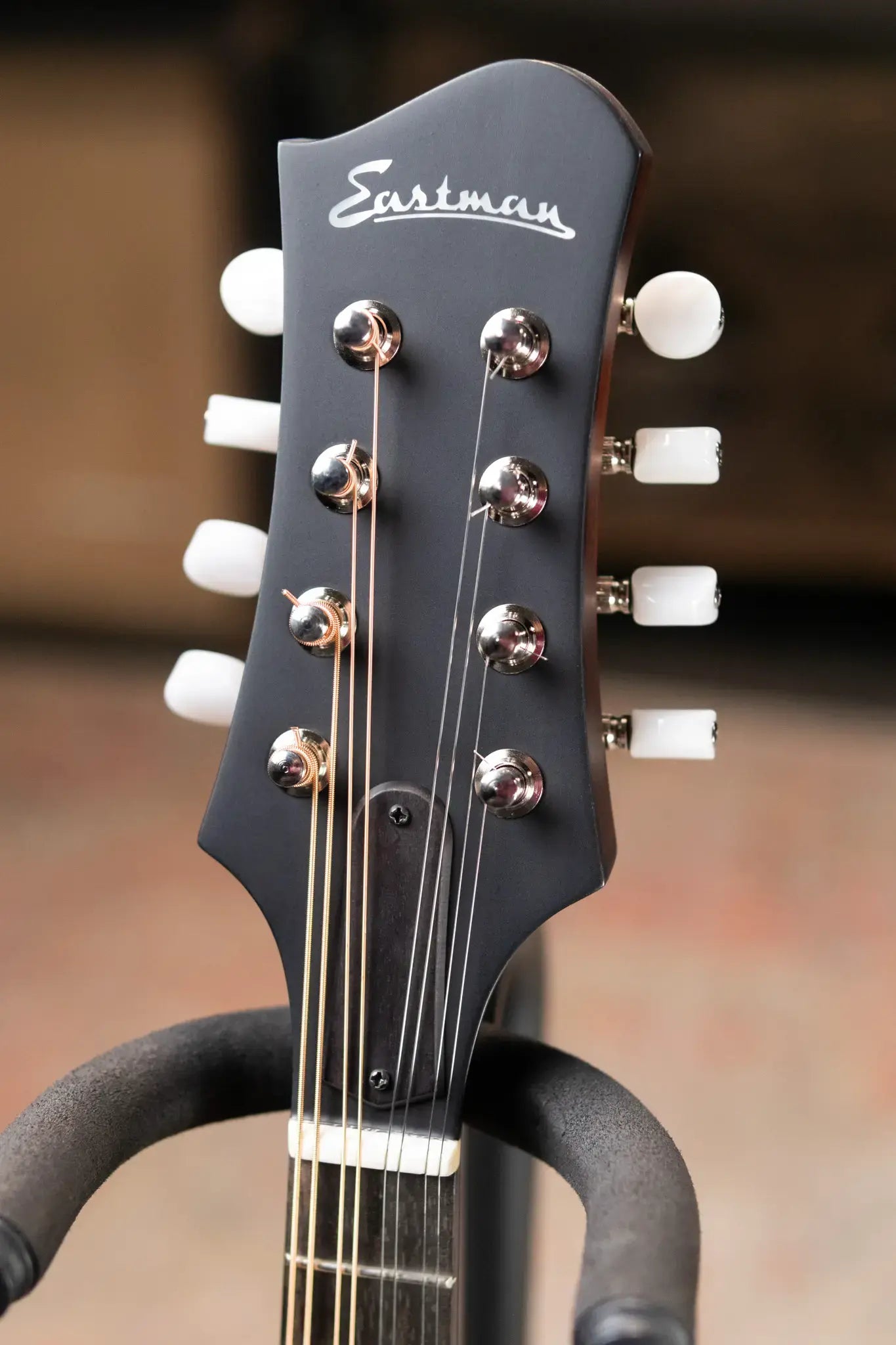 Eastman MD305 A-Style Mandolin - Classic Finish with Soft Case