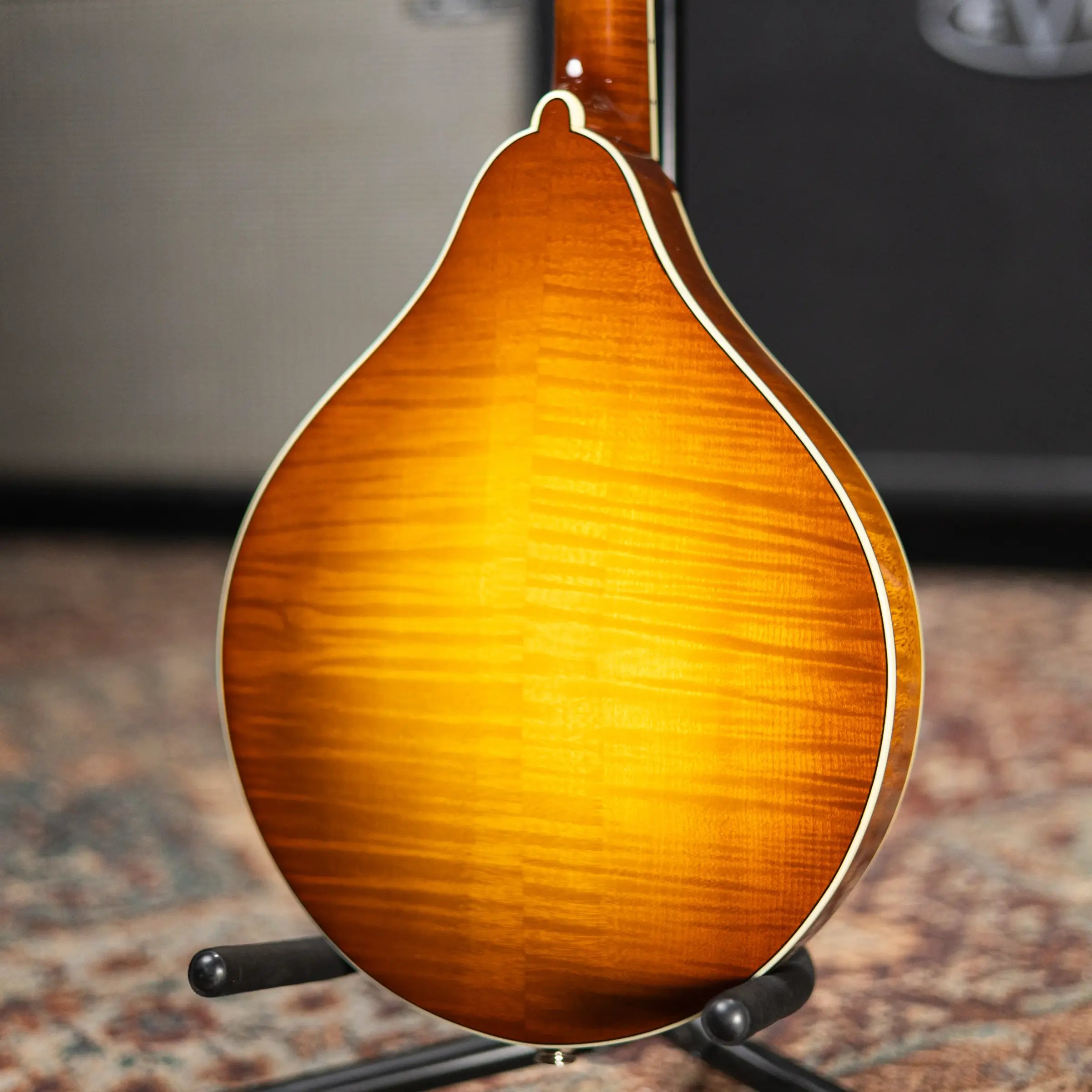 Eastman MD605-GB A-Style Acoustic/Electric Mandolin - Gold Burst with Hardshell Case