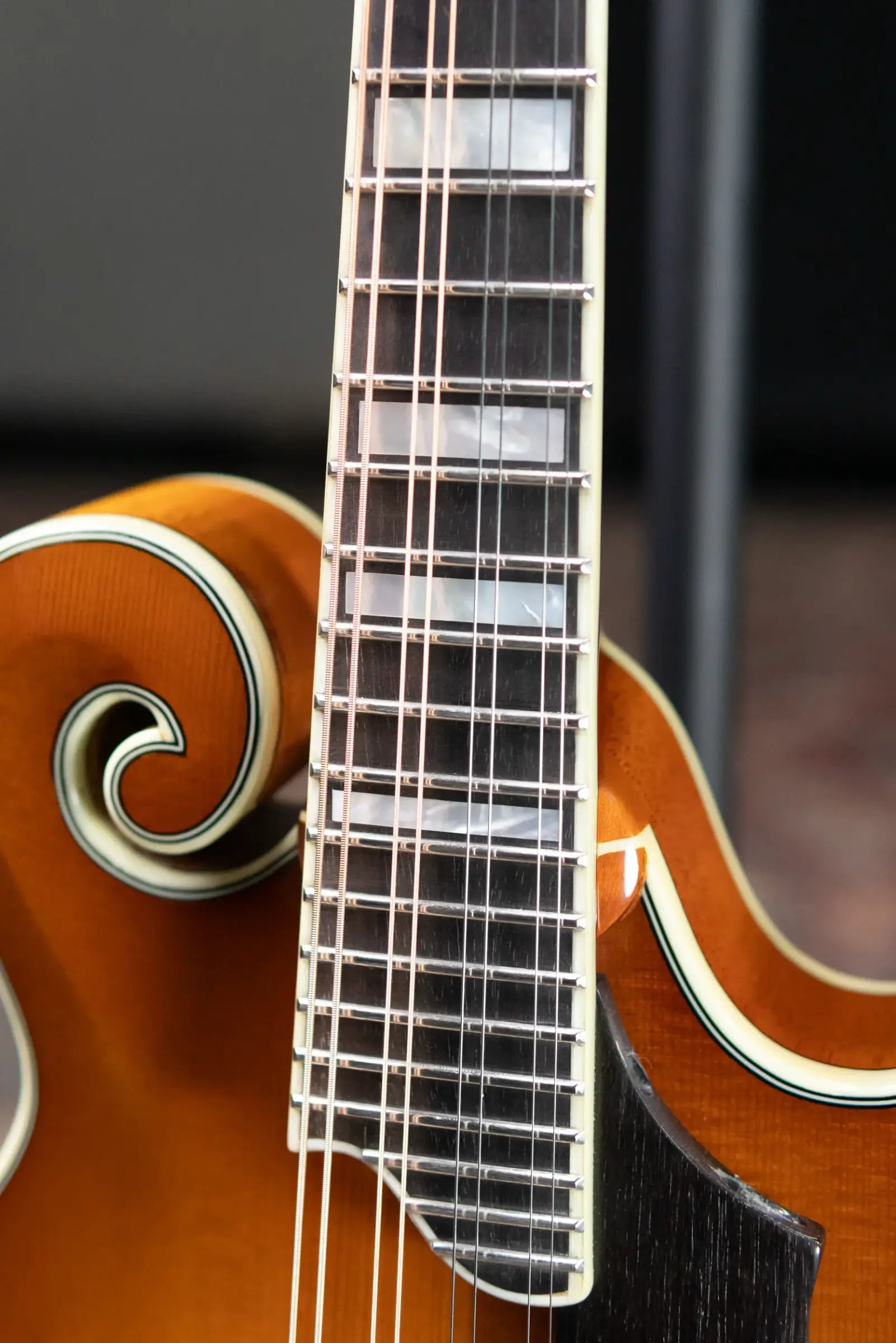 Eastman MD615-GB F-Style Acoustic/Electric Mandolin - Goldburst with Hardshell Case