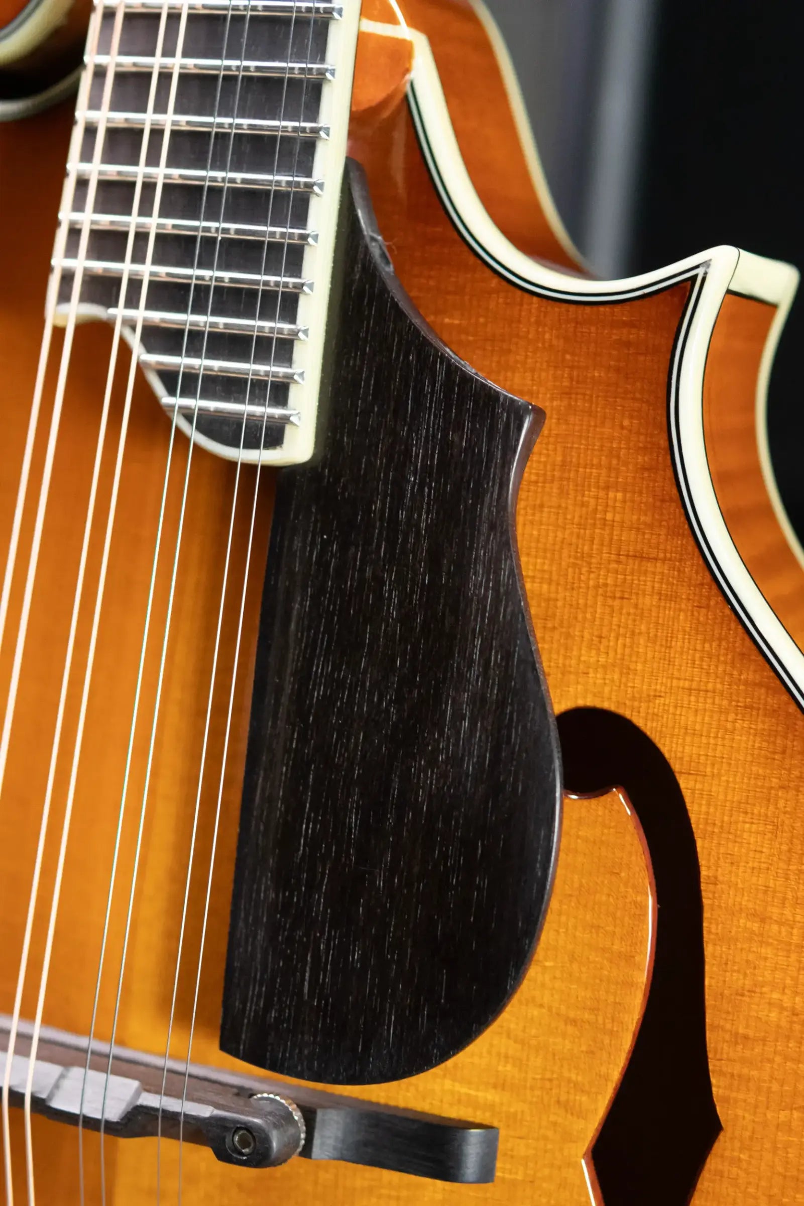Eastman MD615-GB F-Style Acoustic/Electric Mandolin - Goldburst with Hardshell Case