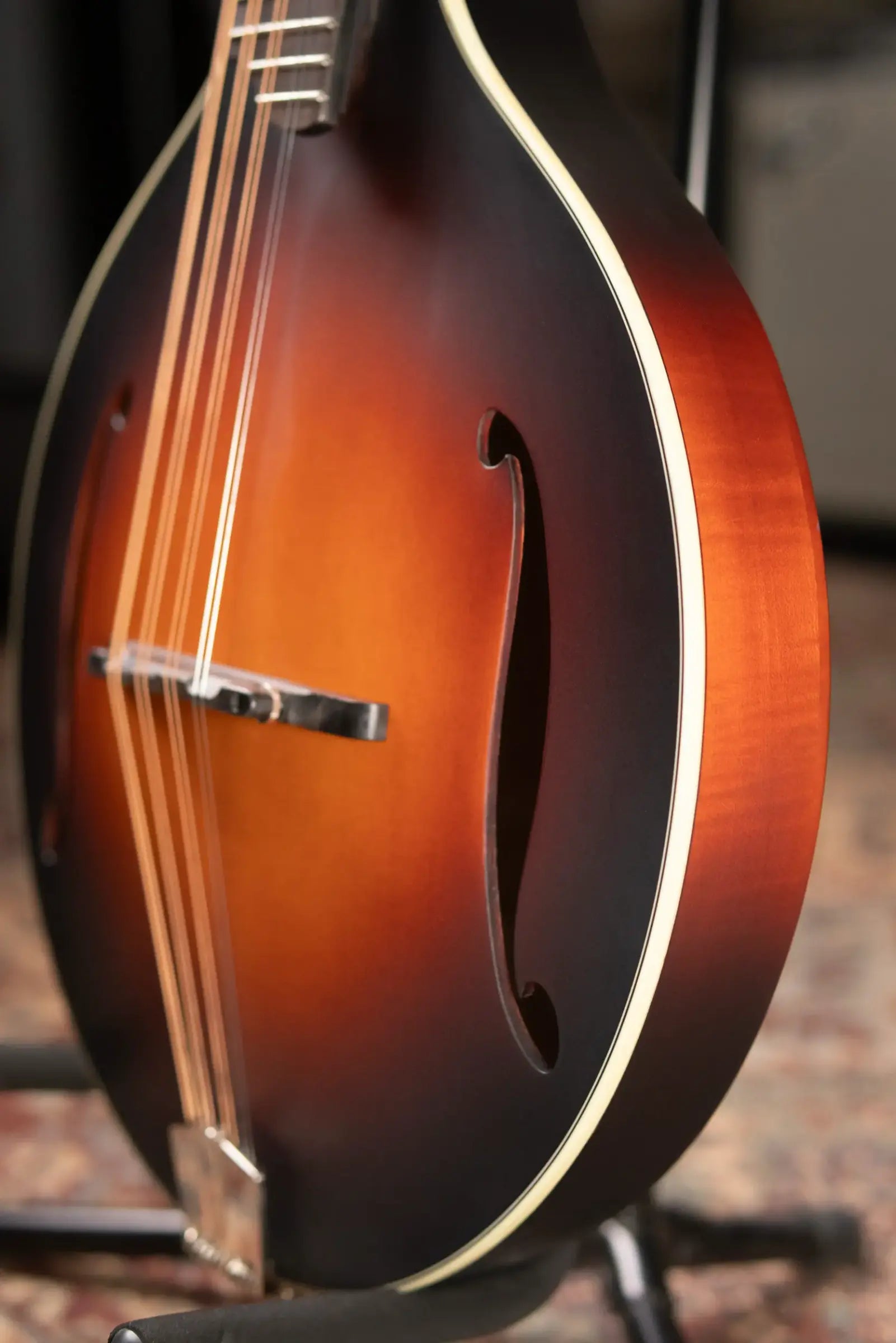 Eastman MDO305E-SB Octave Mandolin A-Style with K&K Pickup and Gig Bag