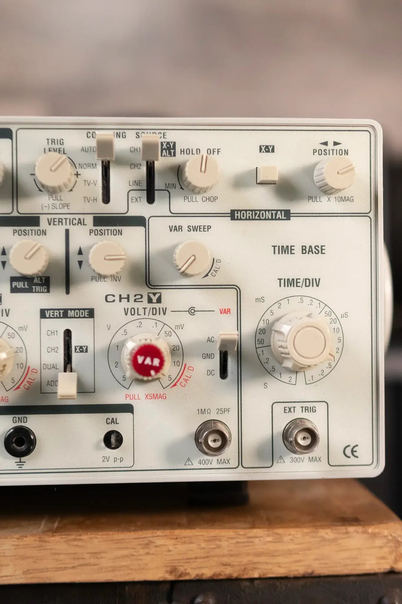 Elenco S-1325 Oscilloscope 30MHz 2-Channel - Used