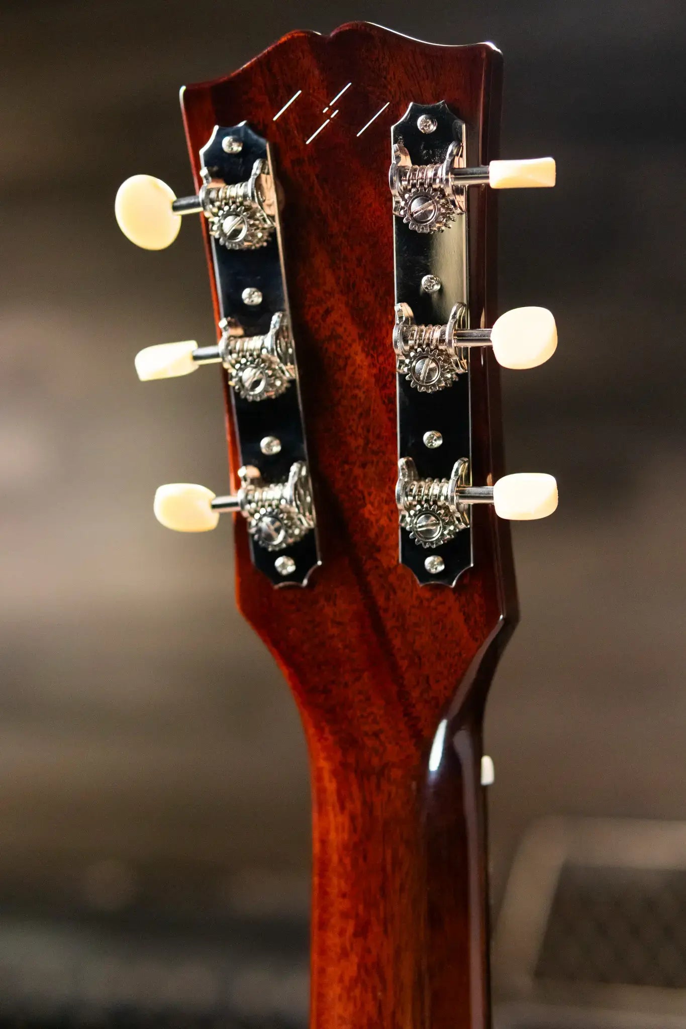 Epiphone 1942 Banner J-45 Reissue Acoustic/Electric Guitar - Vintage Sunburst with Hardshell Case