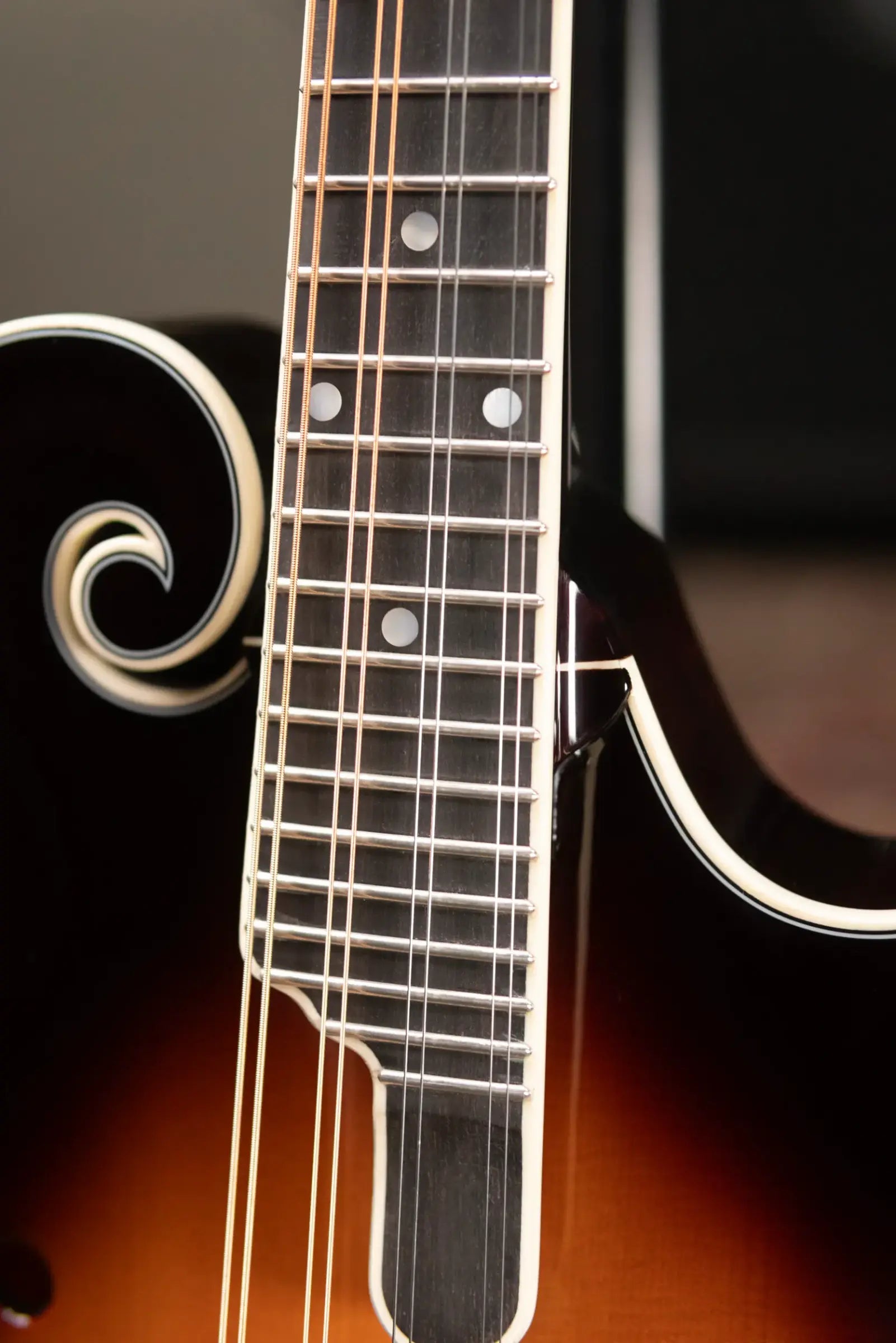 Epiphone F-5G Mandolin - Cremona Burst with Hardshell Case