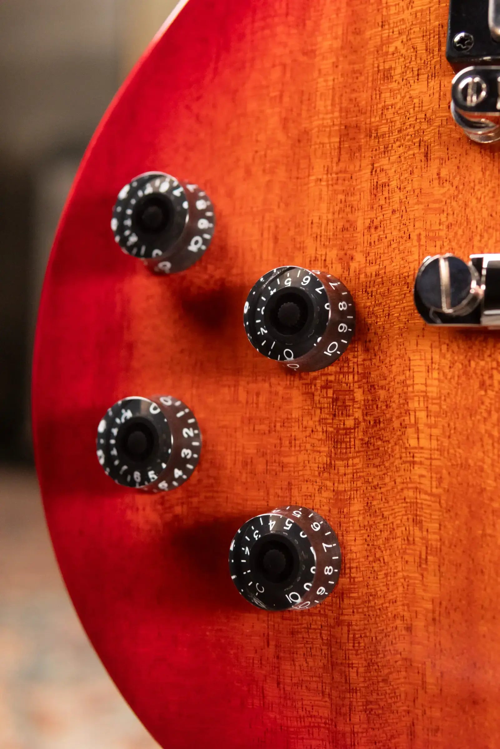 Epiphone Les Paul Tribute Left-Handed Electric Guitar - Heritage Cherry Sunburst