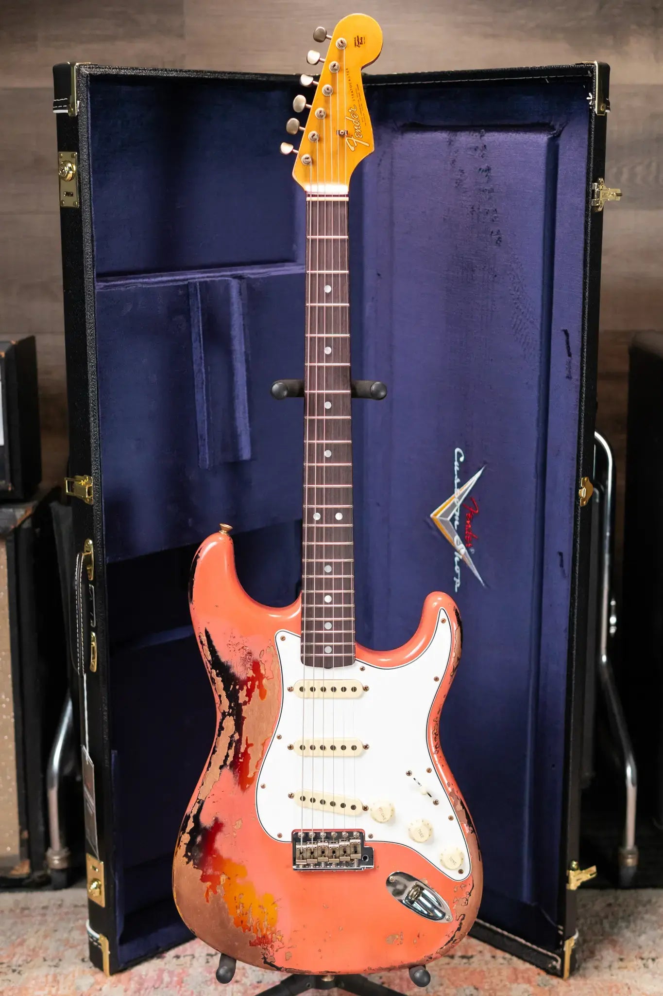 Fender 1965 Stratocaster Super Heavy Relic Electric Guitar - Super Faded Aged Tahitian Coral over 3-Color Sunburst with Hardshell Case