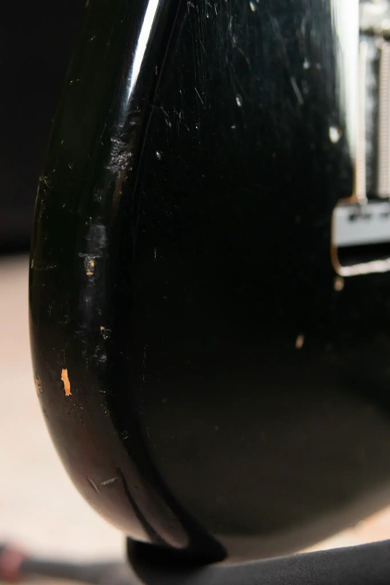 Fender 1975 Traditional Stratocaster Black with Hardshell Case - Used